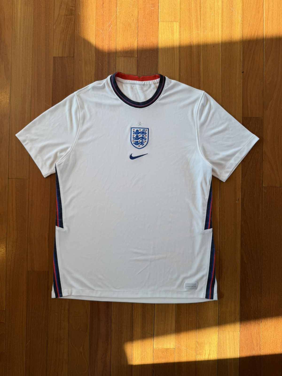 Nike Nike England 2022 White Jersey M Football Shirt Size US M / EU 48-50 / 2 - 1 Thumbnail