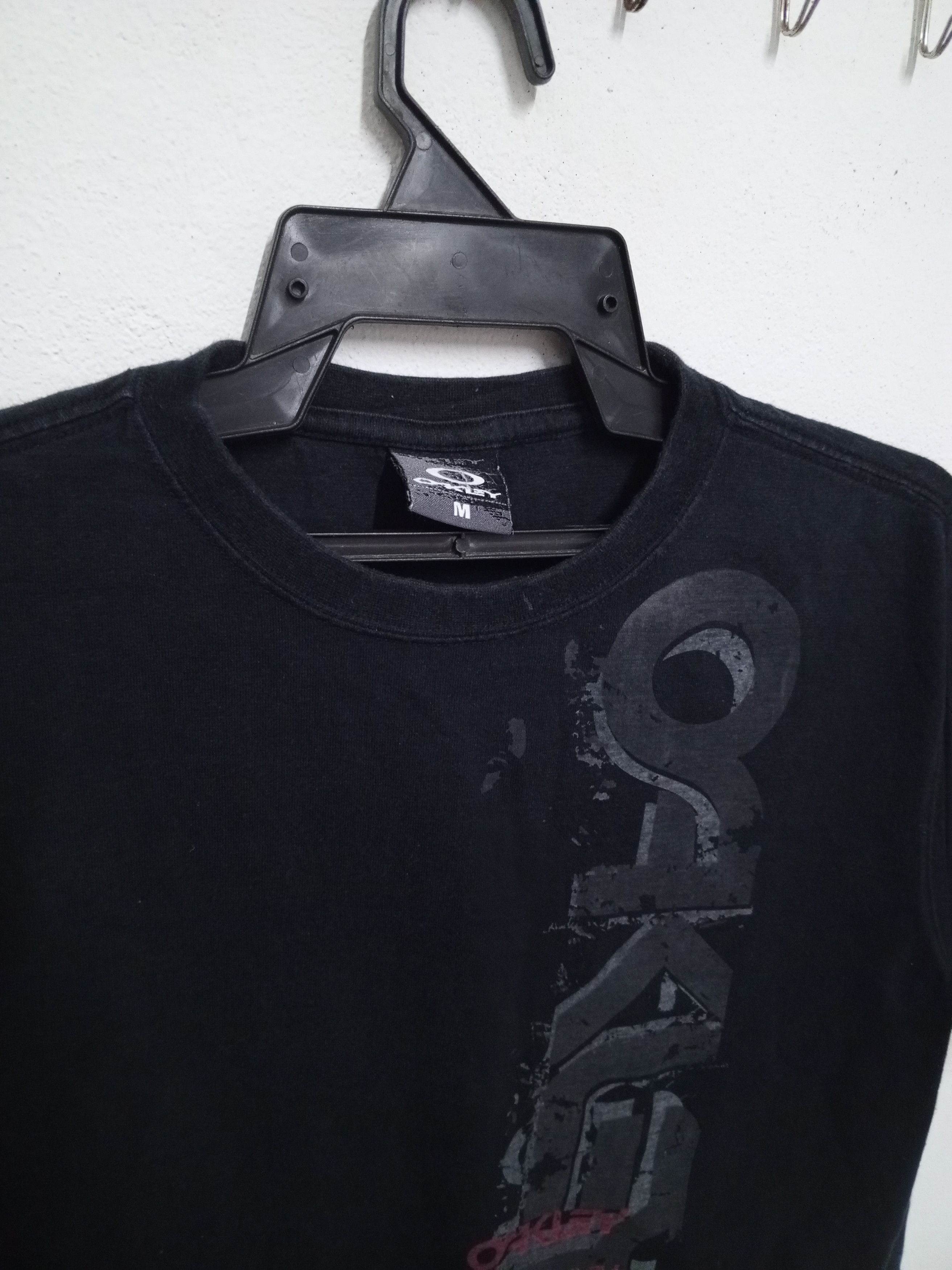 Oakley { vtg Oakley rare } black tshirt Size US L / EU 52-54 / 3 - 5 Thumbnail