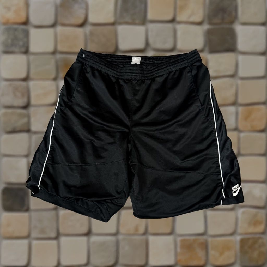 Nike VINTAGE Nike Basketball Shorts Mens XL Black Satin Lined Pockets Drawstring 90s Retro Logo Sports Size US 36 / EU 52 - 1 Thumbnail