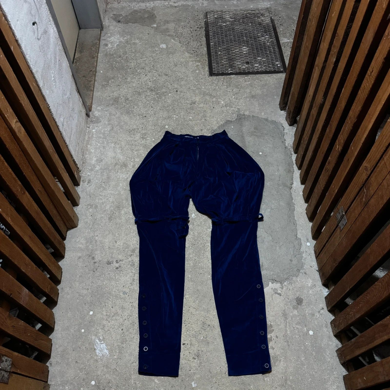 Katharine Hamnett London 80s Katherine Hamnett London velour bondage wide strap pants Size 26" / US 2 / IT 38 - 3 Thumbnail