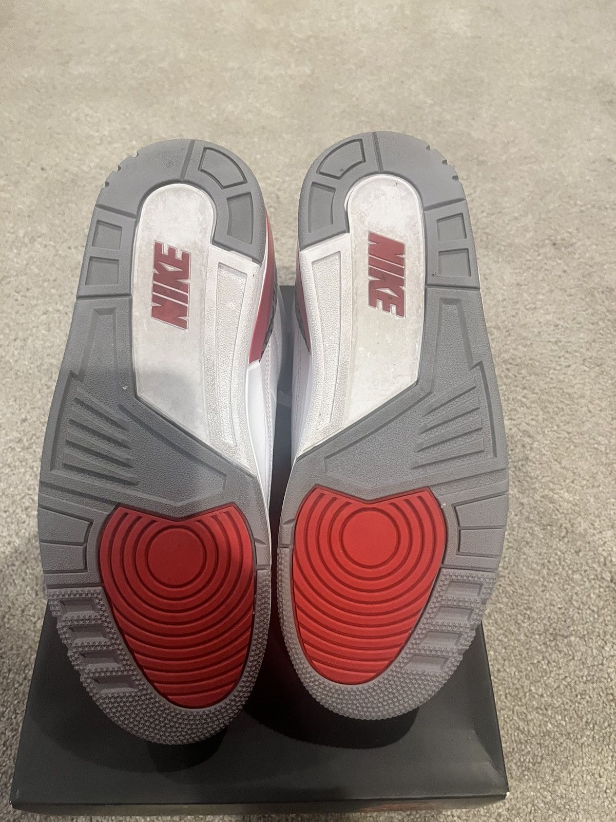 Jordan Brand Fire Red 3s Size US 10 / EU 43 - 5 Thumbnail