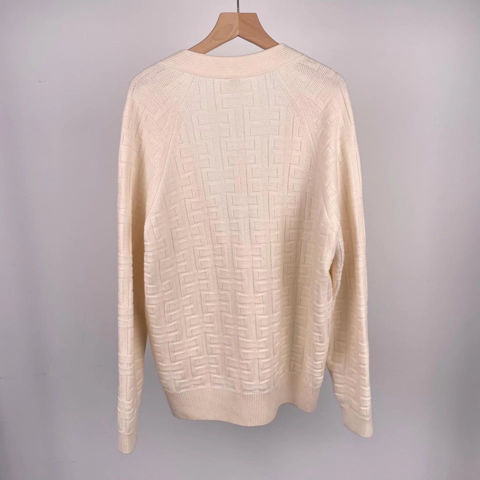 Hermes Hermès White Cardigan 38 Size S / US 4 / IT 40 - 2 Thumbnail