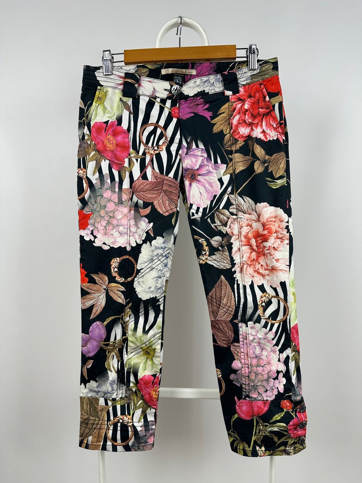 Roberto Cavalli Vintage Roberto Cavalli Class Floral Carpi Cropped Pants Size 32" / US 10 / IT 46 - 1 Thumbnail