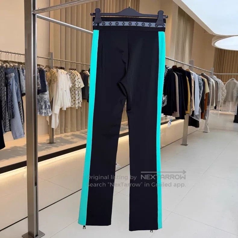 Louis Vuitton Louis Vuitton Three-flower logo yoga pants Size 35" - 2 Thumbnail