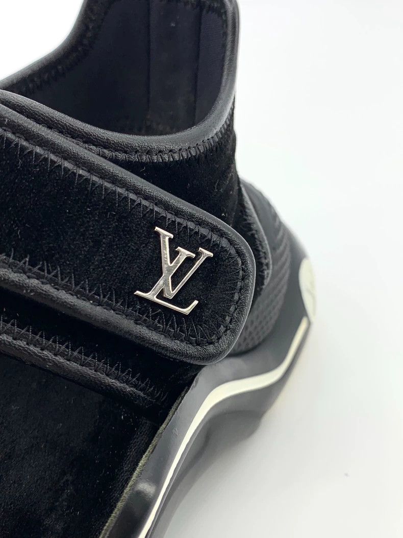 Louis Vuitton Louis Vuitton Black suede platform sandals Size US 5.5 / EU 38 - 6 Thumbnail