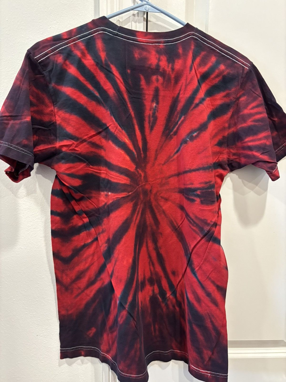 Liquid Blue Liquid Blue x KISS Red Burst Tye Dye • Sz: Medium Size US M / EU 48-50 / 2 - 6 Thumbnail