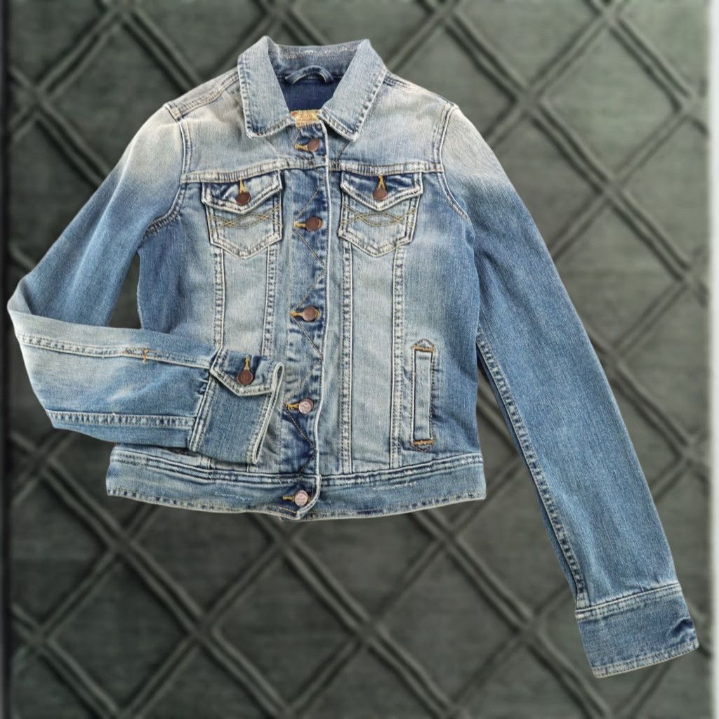 Abercrombie & Fitch VINTAGE Abercrombie and Fitch WOMENS Small Denim Jacket Distressed Size S / US 4 / IT 40 - 1 Thumbnail