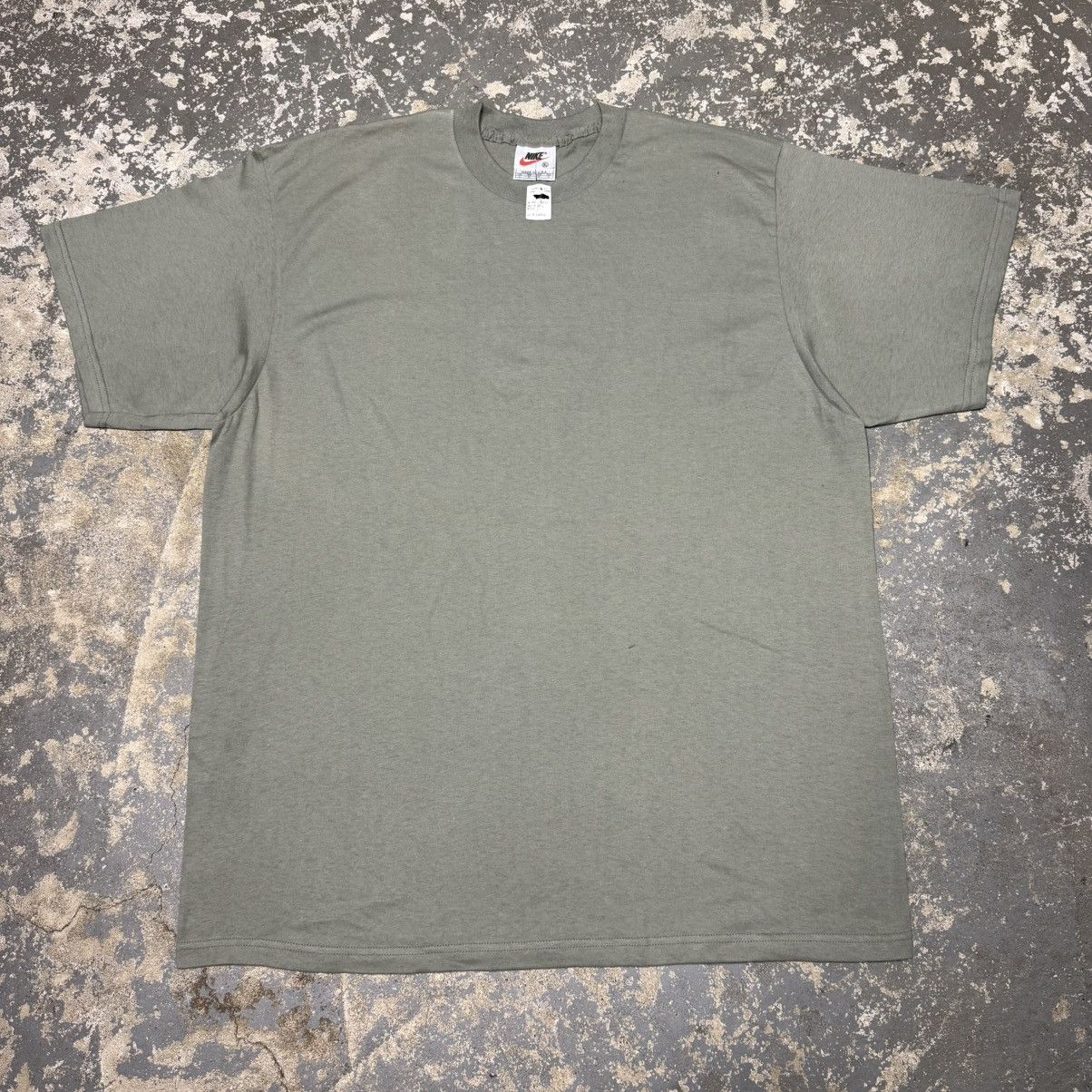 Nike Vintage Nike Green Blank No Swoosh 90s Tshirt USA Size US XL / EU 56 / 4 - 1 Thumbnail
