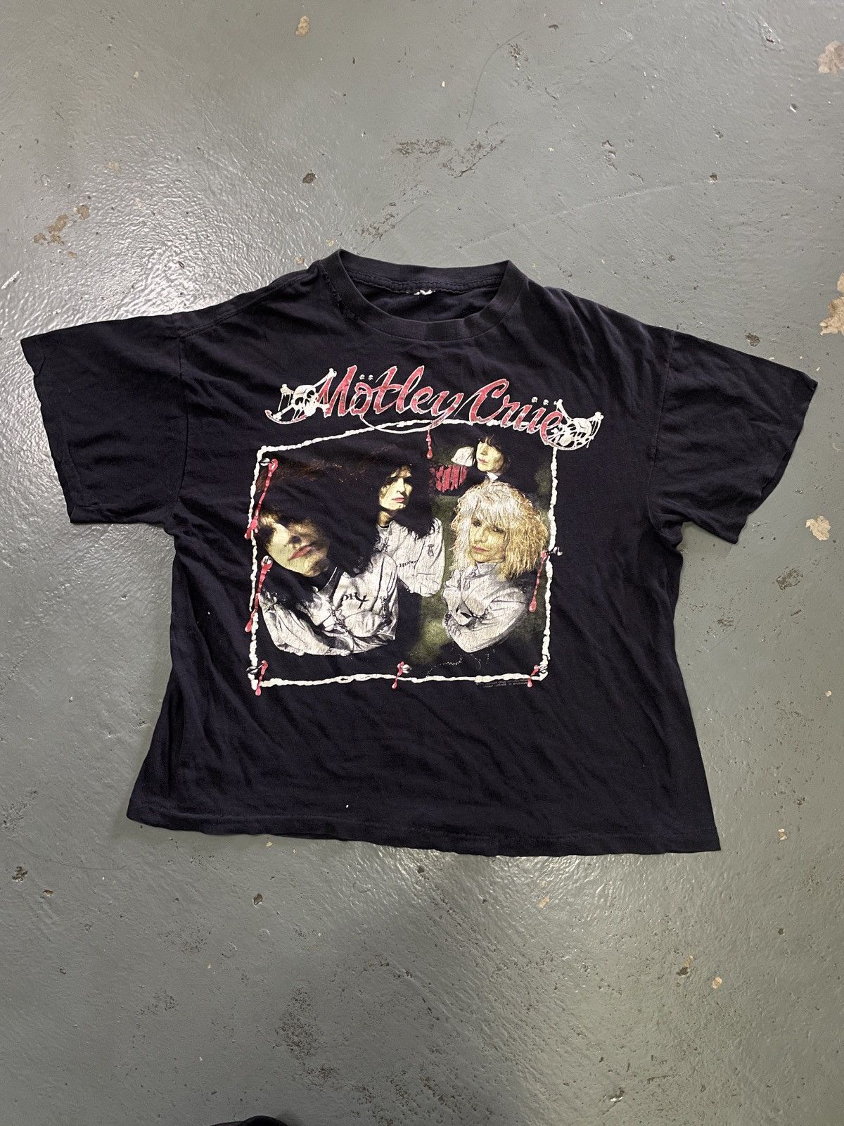 Band Tees × Brockum × Vintage Vintage 90s Motley Crue “DR X FEEL GOOD” Band Boxy Tees Size US L / EU 52-54 / 3 - 1 Thumbnail