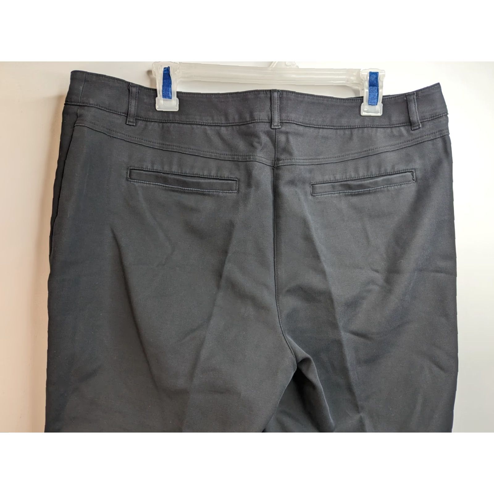 Vintage Chico's Black Cropped Pants Slim 2.5 14 Cotton Blend 97% Cotton 3% Spandex Regular Women Straight Inseam 23 in Hook & Eye Crop Slimming Style Size 26" / US 2 / IT 38 - 7 Thumbnail