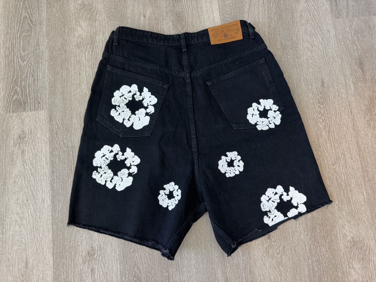 DENIM TEARS Denim Tears Cotton Wreath Shorts – Black (Size XL) Size US 38 / EU 54 - 4 Thumbnail
