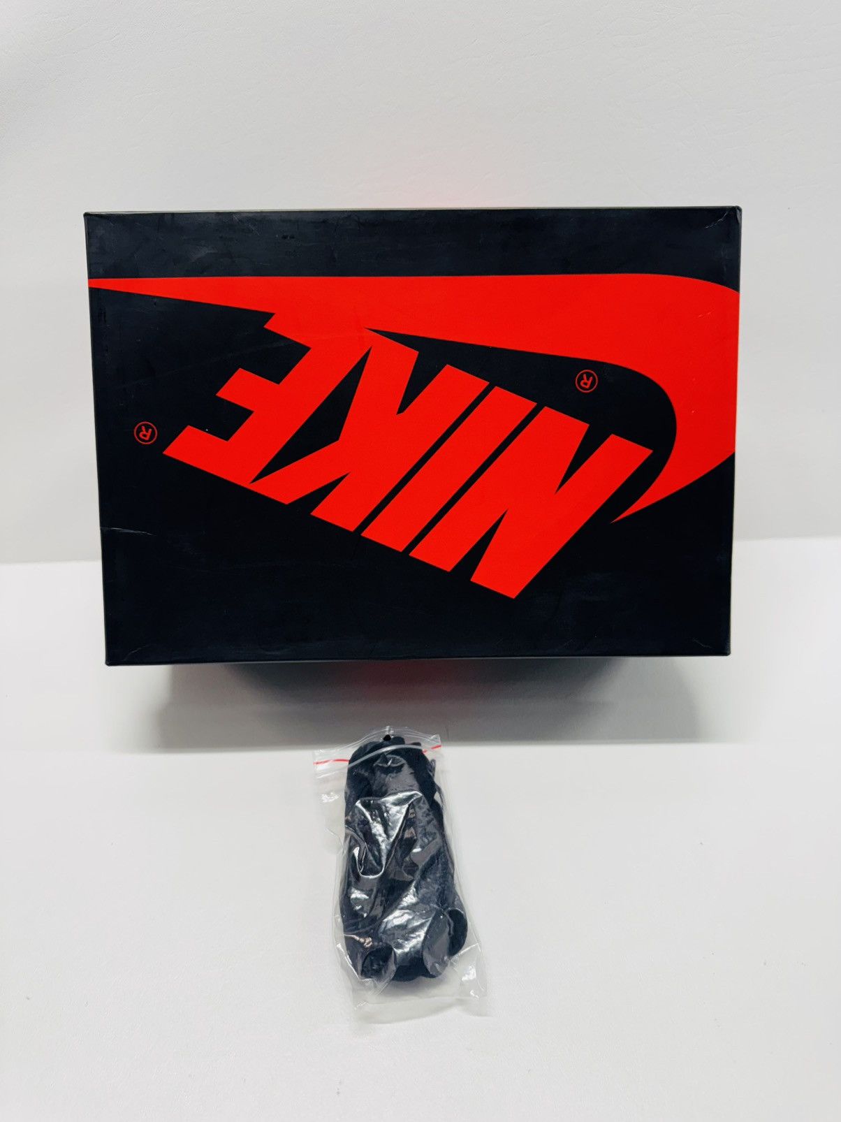 Jordan Brand Nike Air Jordan 1 Retro High OG Shadow Patina Size US 9.5 / EU 42-43 - 8 Thumbnail