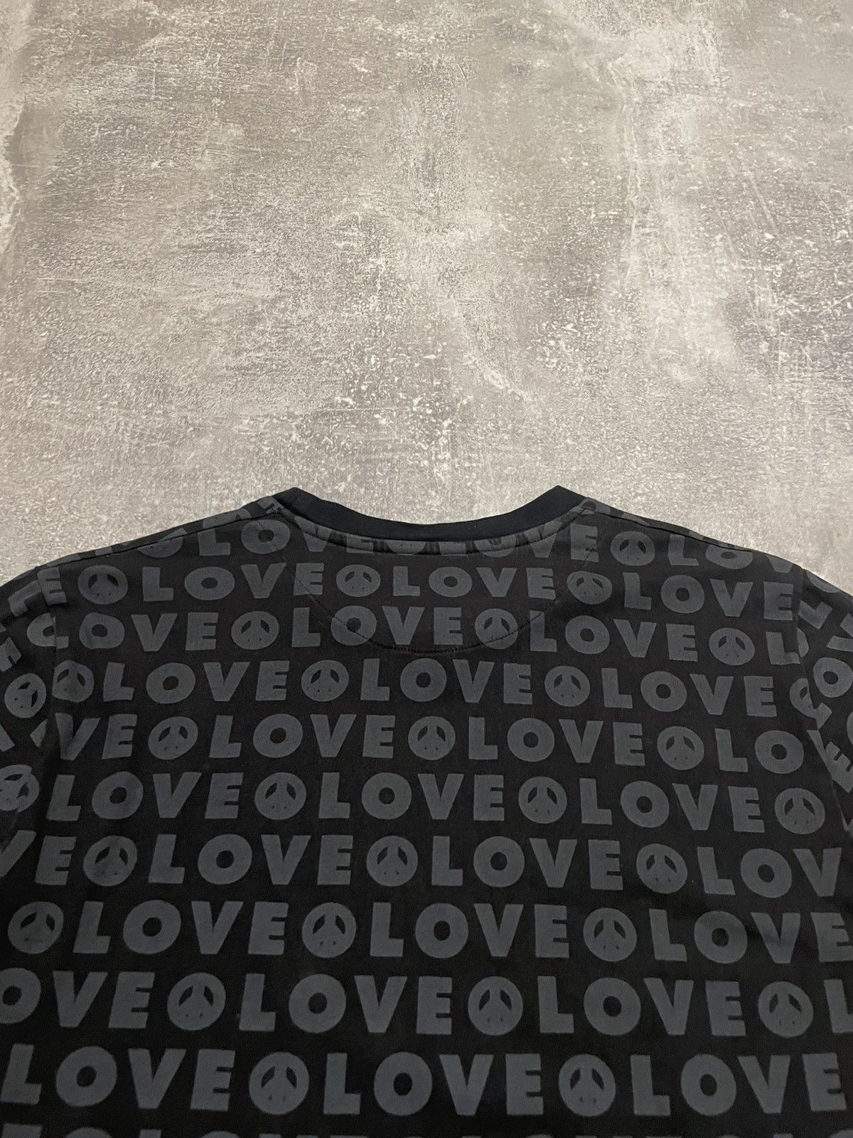 Moschino Vintage Moschino Love Monogram T-Shirt Size US L / EU 52-54 / 3 - 9 Thumbnail