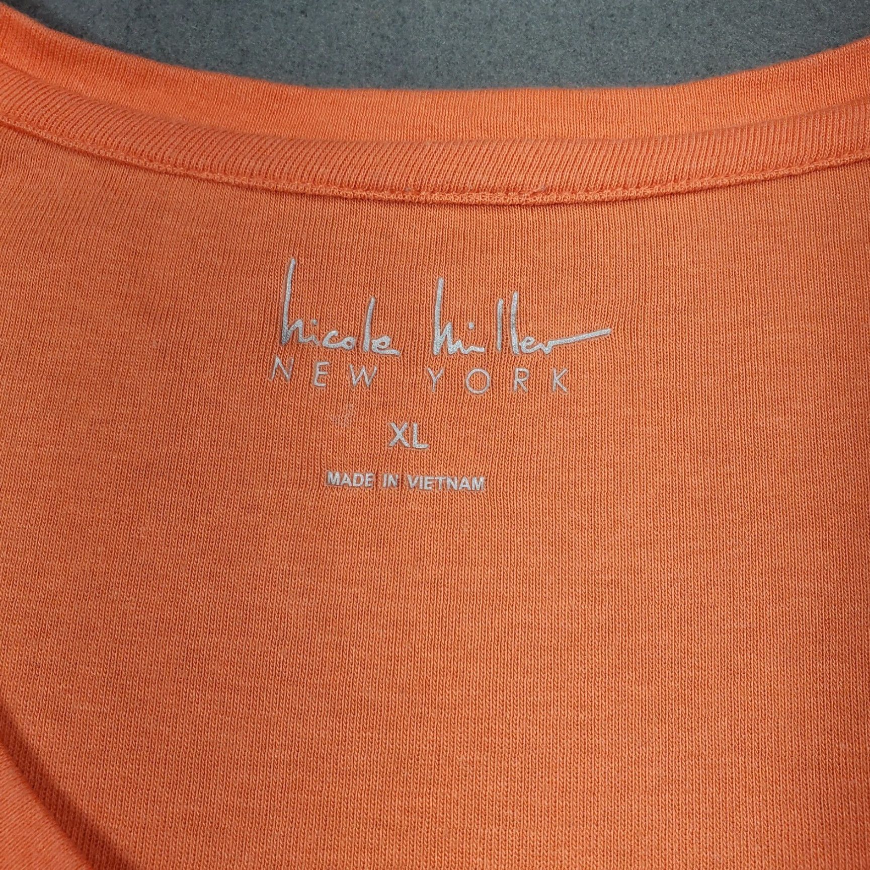 Nicole Miller Nicole Miller New York Woman Peach V-Neck T-Shirt Top Short Sleeve XL Orange Size XL / US 12-14 / IT 48-50 - 4 Thumbnail