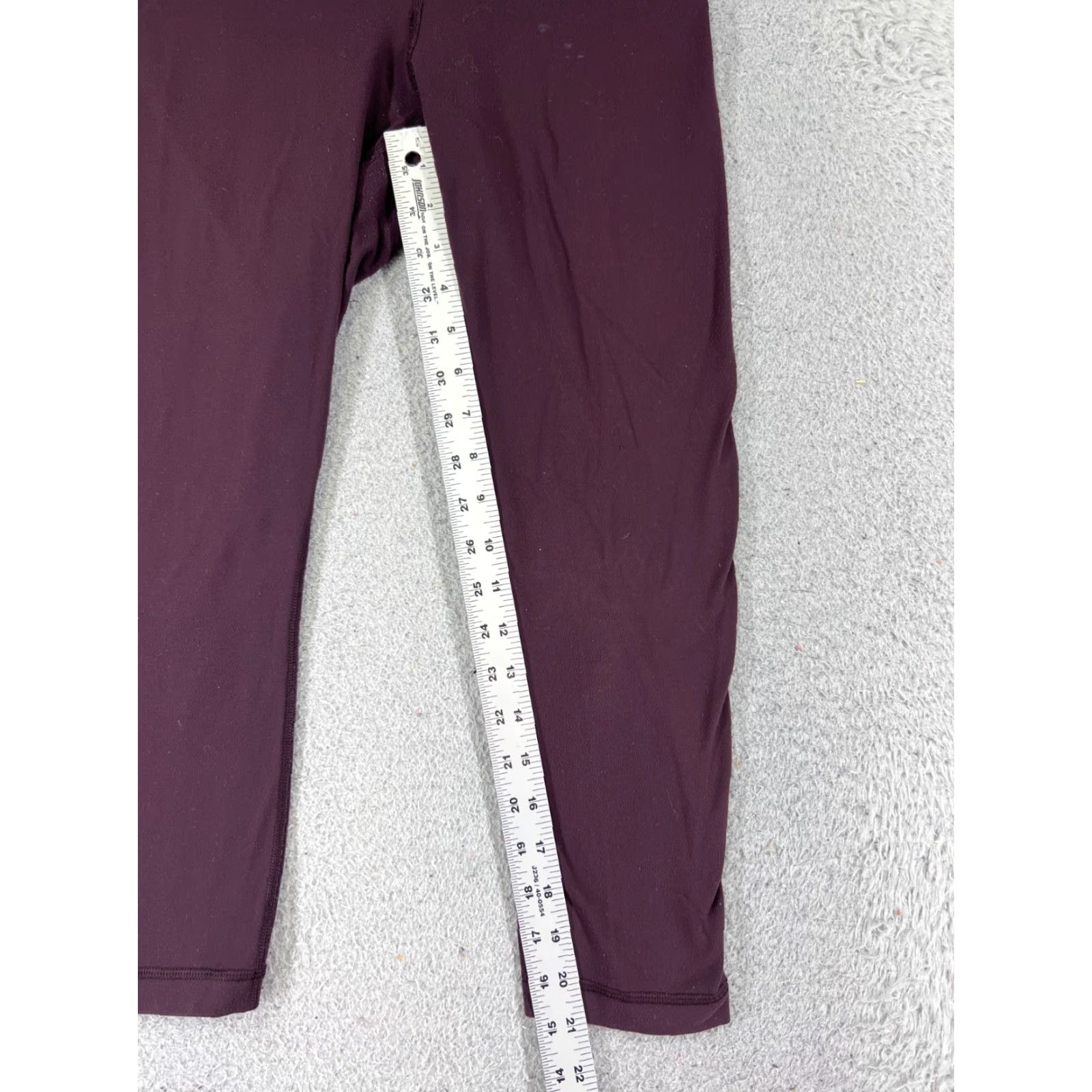 Lululemon Lululemon Leggings Womens 4 Purple Wunder Under Crop 21" Inseam Yoga Read Pockets Zip Pocket Cropped Alignment Align Pair? (Note: This seems off) Size 27" / US 4 / IT 40 - 5 Thumbnail