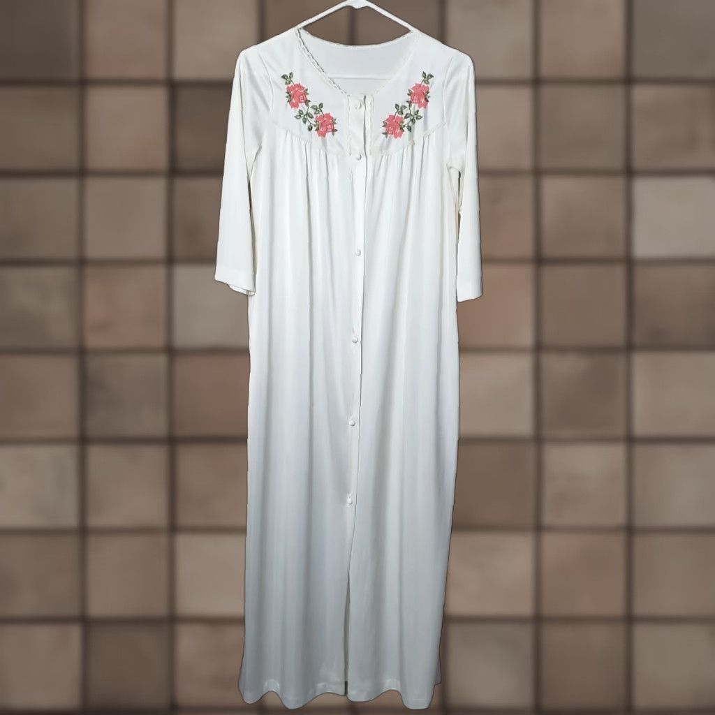 Vintage VINTAGE Lorraine Embroidered Satin Buttonfront Gown Robe-Size S Size ONE SIZE - 1 Thumbnail
