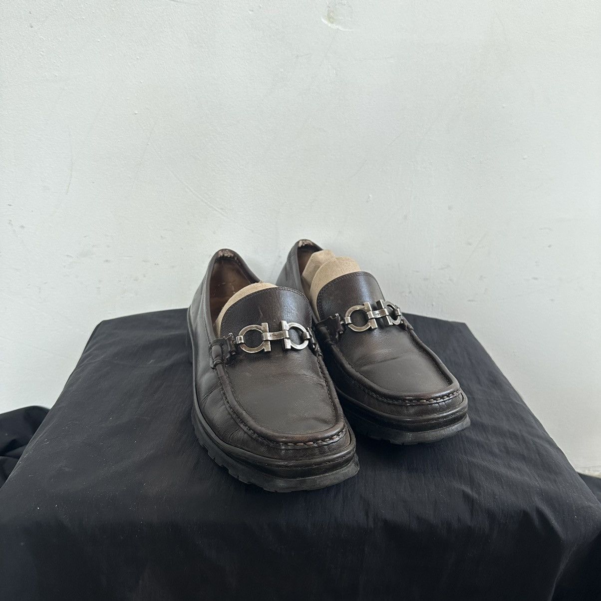 Salvatore Ferragamo Ferragamo Gancini Bit Loafer - Size 7 Size US 7 / EU 40 - 2 Thumbnail