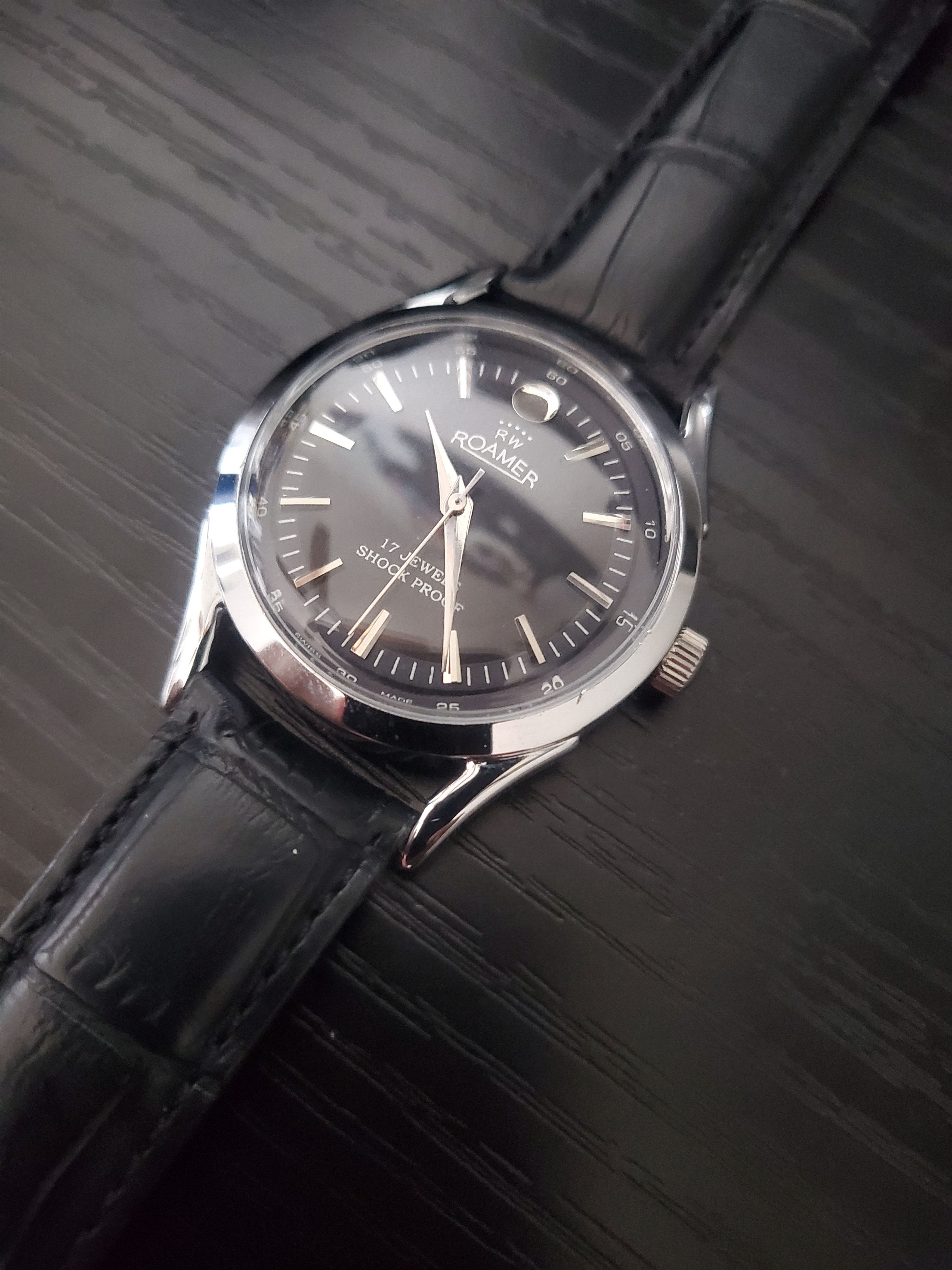 image of Roamers Roamer Am014 Mechanical Men's 1970S Watch in Black/Silver