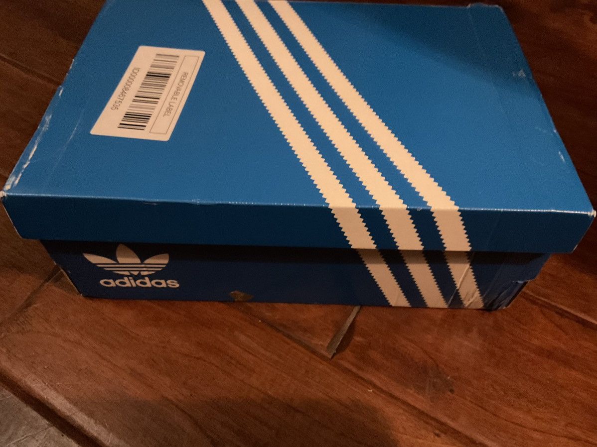 Adidas Women’s Pink Adidas Ozweego Size US 9.5 / IT 39.5 - 12 Thumbnail
