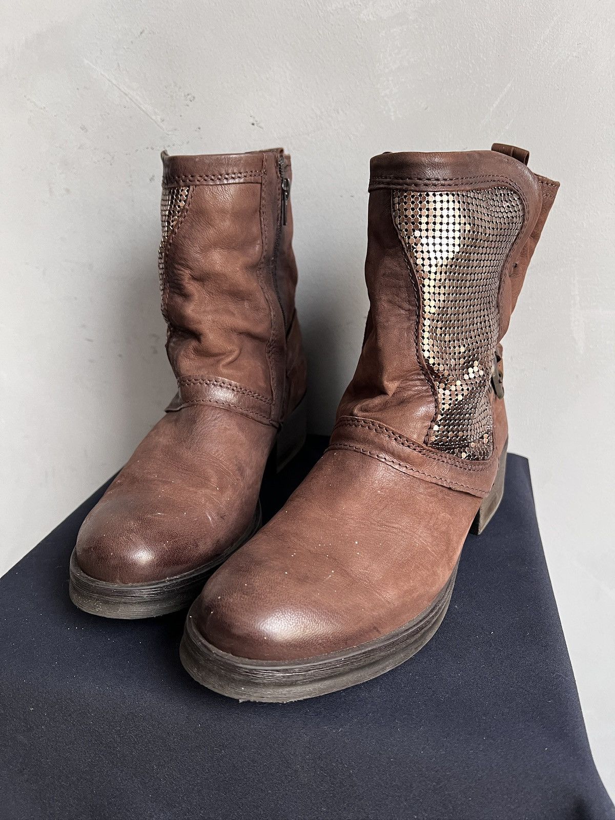 Hedi Slimane Studded shield leather ankle boots avant garde rick owens Size US 8 / EU 41 - 7 Thumbnail