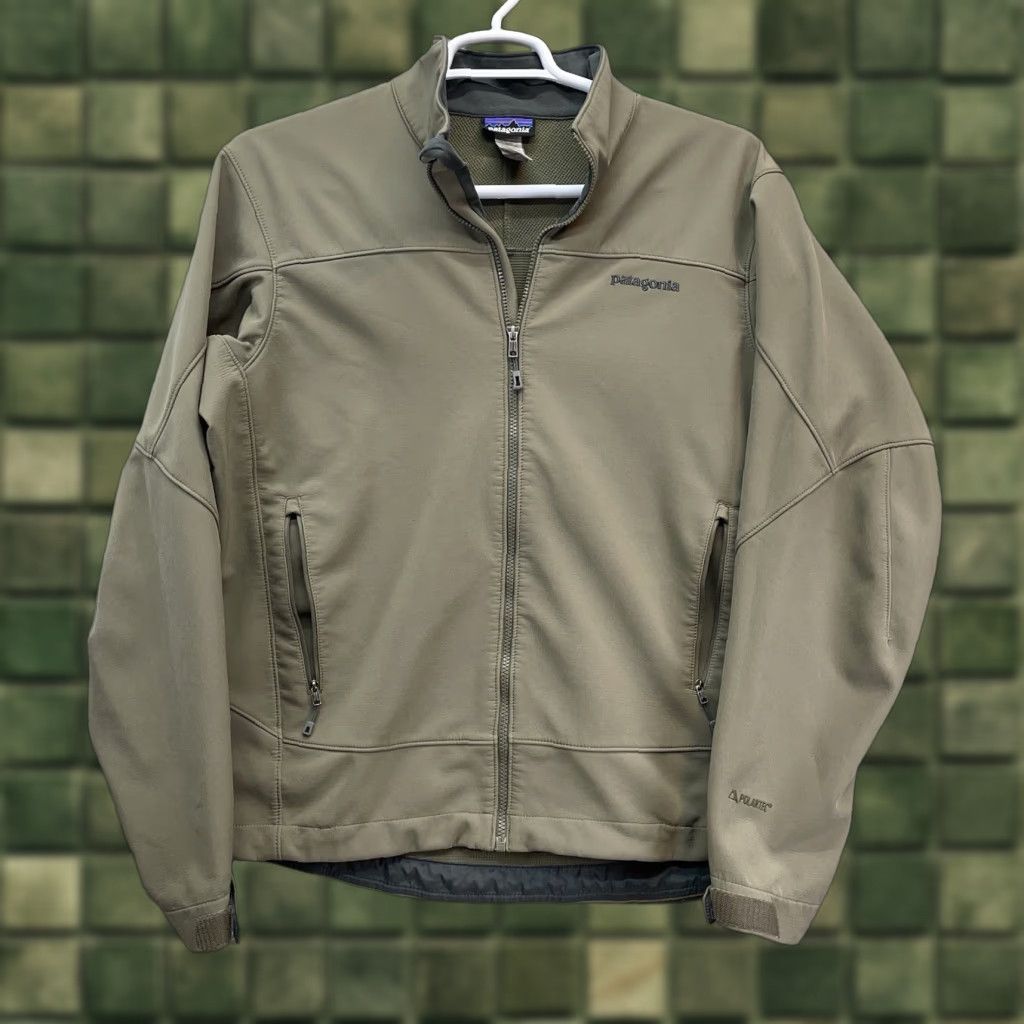 **Patagonia Green Olive Jacket Men's Large Windblock Workwear** User: **Patagonia Green Olive Windblock Jacket Men's Large Workwear**