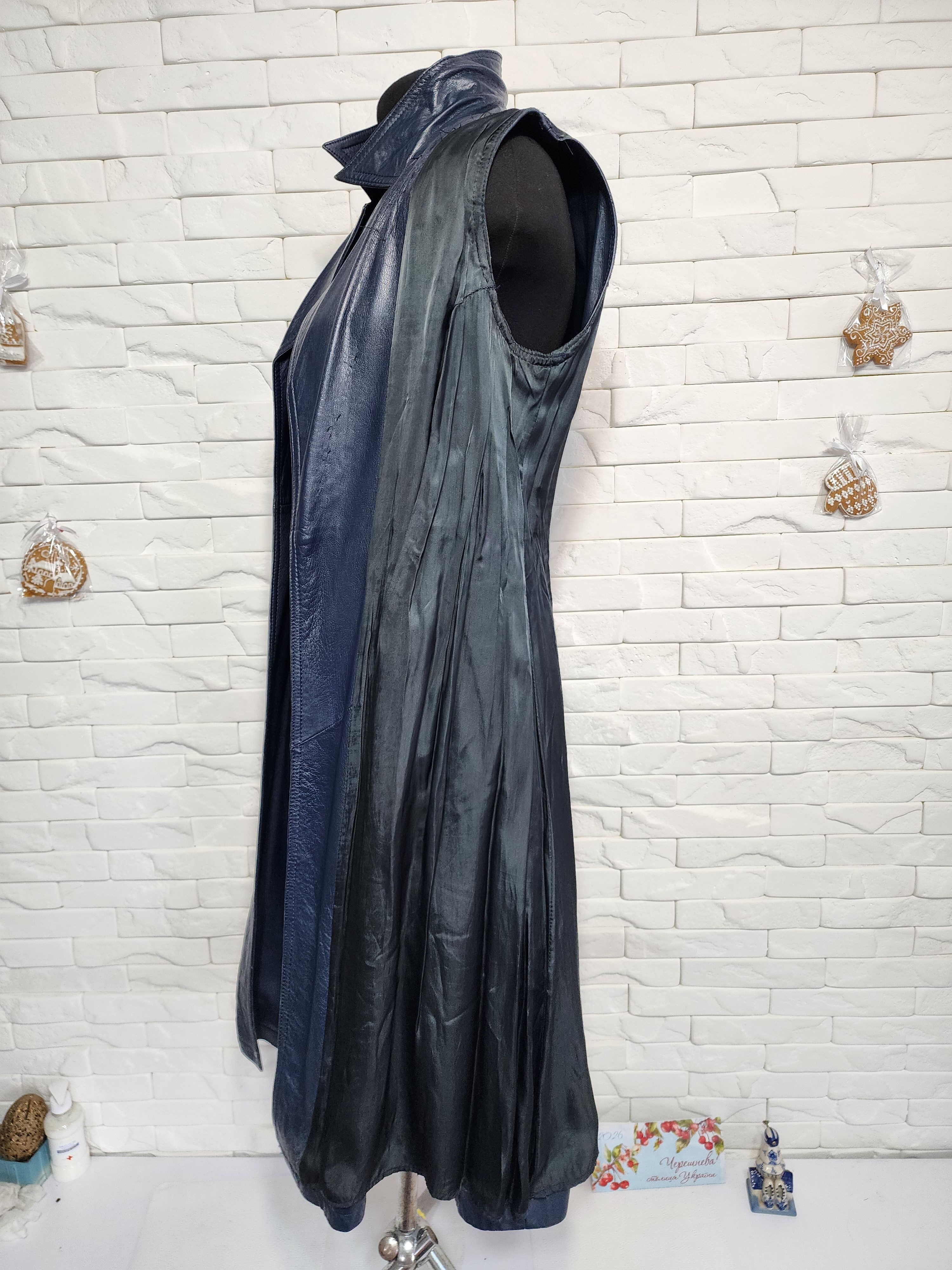 Other Blue Leather Vest: Women's Vintage Vest with Pockets Size M / US 6-8 / IT 42-44 - 8 Thumbnail