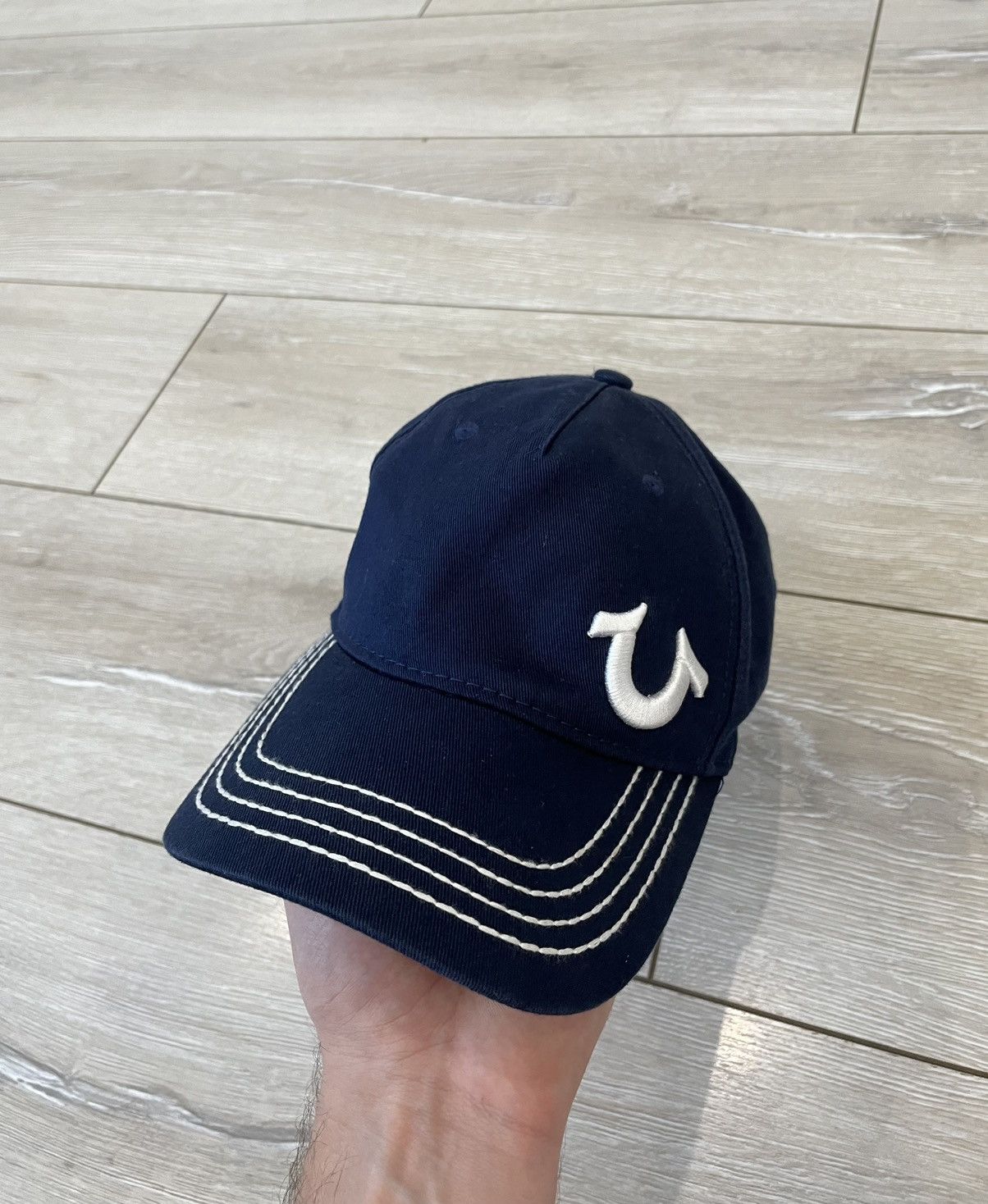 TRUE RELIGIONキャップ y2k Brand New Vintage Cap True Religion Distressed Buddha Red
