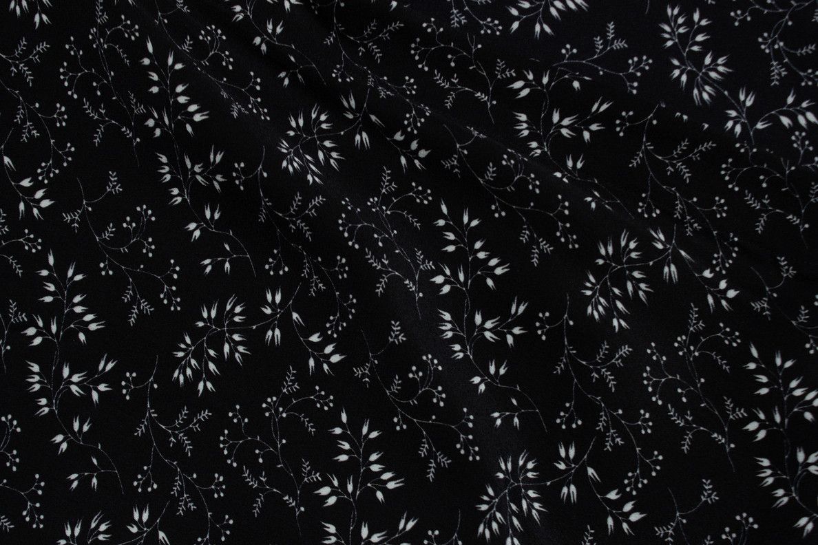 Saint Laurent Paris Saint Laurent, Black silk shirt with floral print 2018 Size US M / EU 48-50 / 2 - 7 Thumbnail