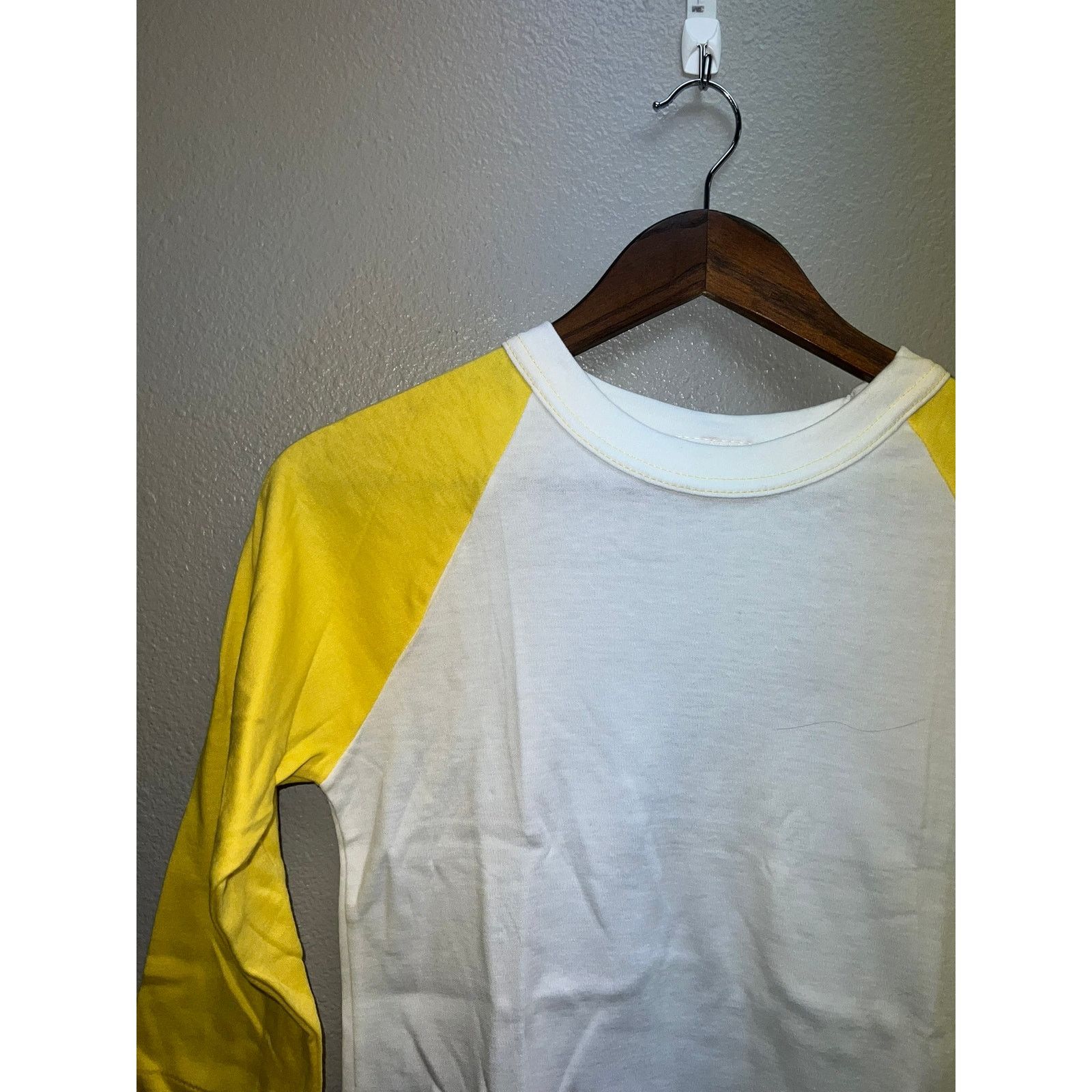 Vintage Women's 80s Lucky Star White Yellow Raglan Shirt Blank Top Size M / US 6-8 / IT 42-44 - 3 Thumbnail