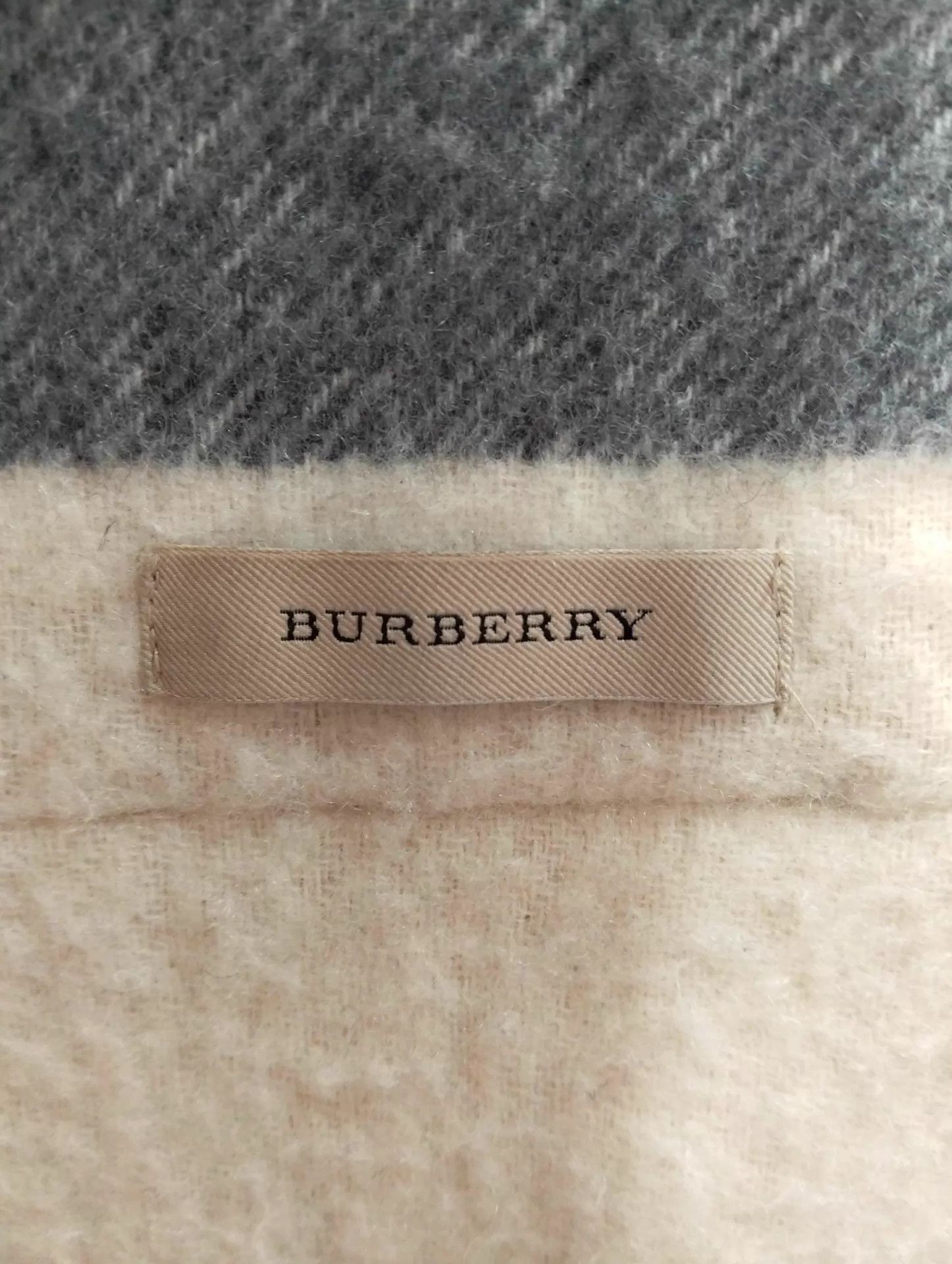 Burberry Burberry Brown Cashmere Pocket Fringe Scarf Size ONE SIZE - 4 Thumbnail