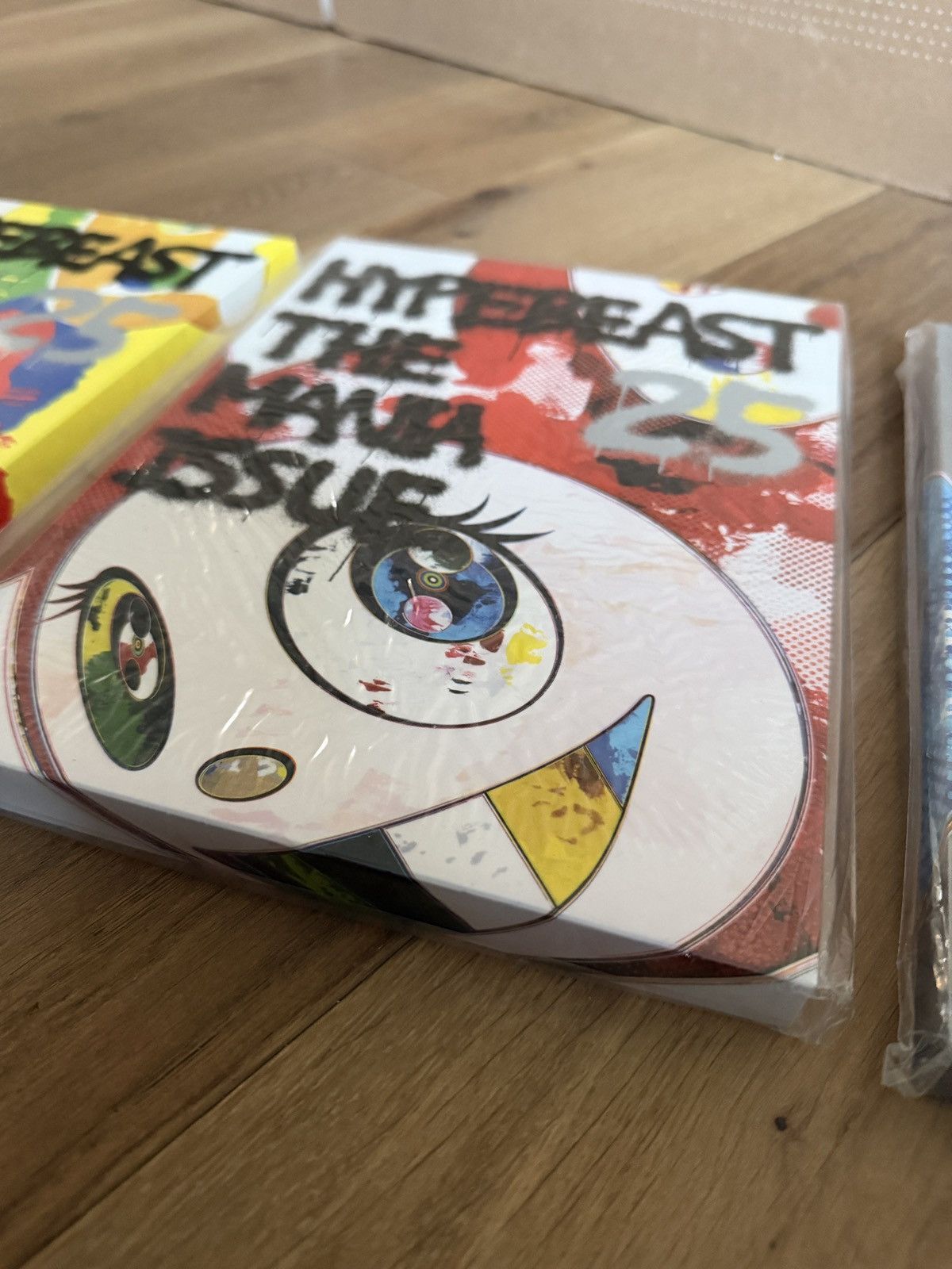 Hypebeast Hypebeast × Takashi Murakami HYPEBEAST MAGAZINE Issue 25 Size ONE SIZE - 3 Thumbnail