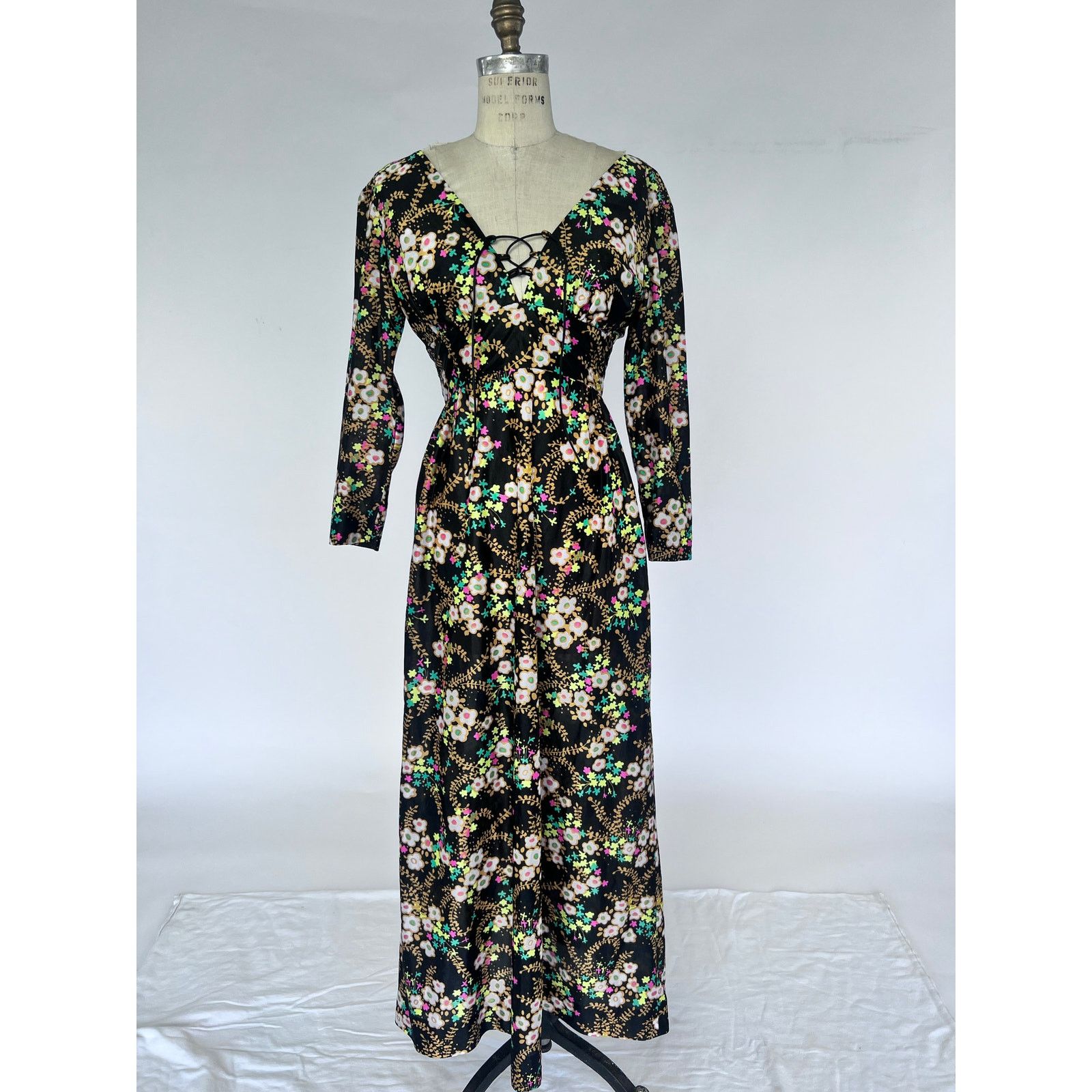 Vintage VTG 70s Floral Maxi Plunging Dress Black Empire Waist Retro Size M / US 6-8 / IT 42-44 - 1 Thumbnail