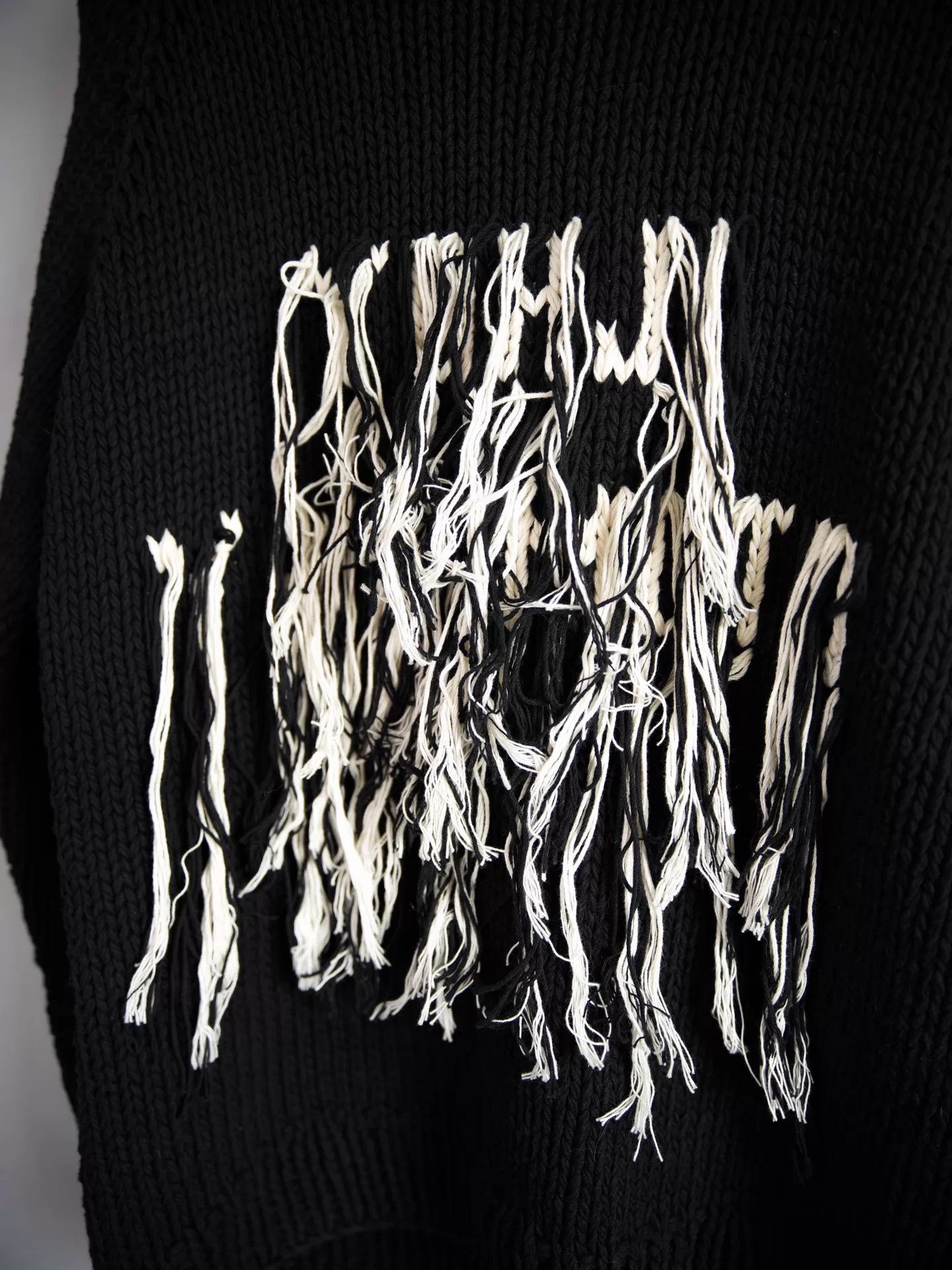 Yohji Yamamoto Yohji Yamamoto 18AW Hand-Knit Fringe Sweater Black/White Size US L / EU 52-54 / 3 - 2 Thumbnail