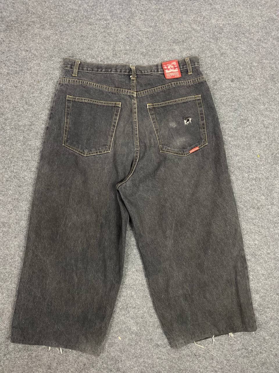 DC dc shoeco usa baggy jorts 3quarter denim Size US 36 / EU 52 - 2 Thumbnail