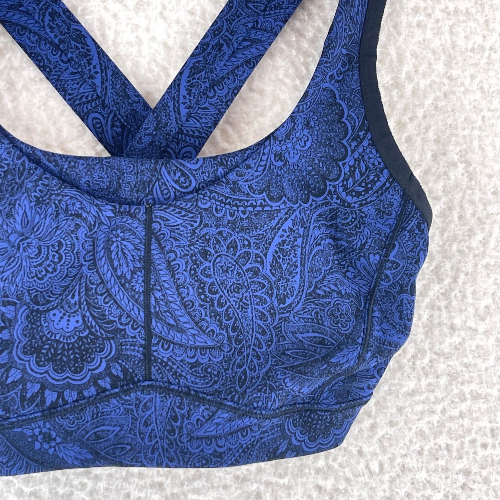 Lululemon Lululemon Blue Paisley Fast Time Sports Bra Womens Size 4-5 Yoga Gym Cross Training Activewear Sports Bra Size ONE SIZE - 3 Thumbnail