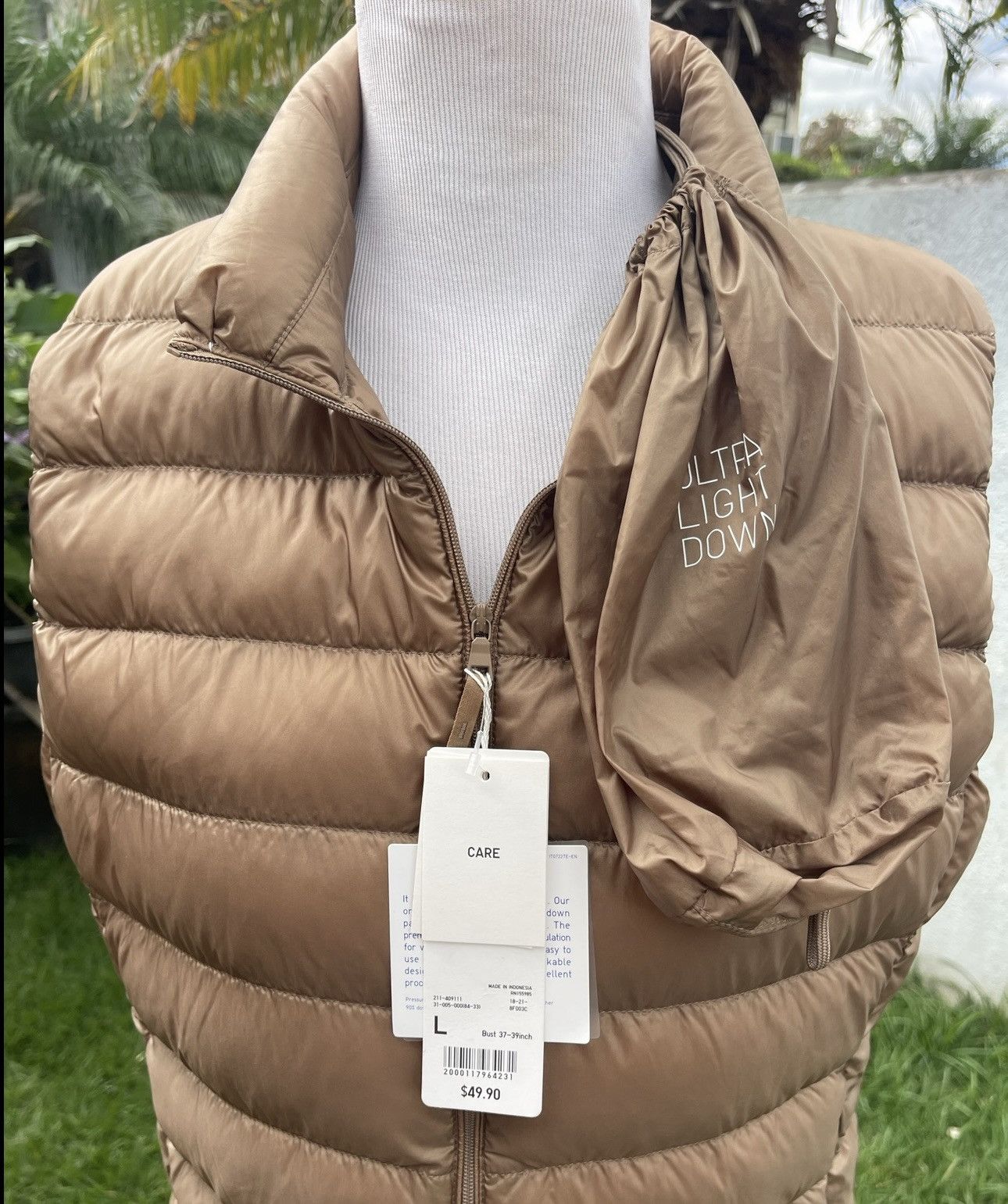 Uniqlo New Uniqlo Vest Women L Brown Ultra Light Down Waterproof Size L / US 10 / IT 46 - 4 Thumbnail