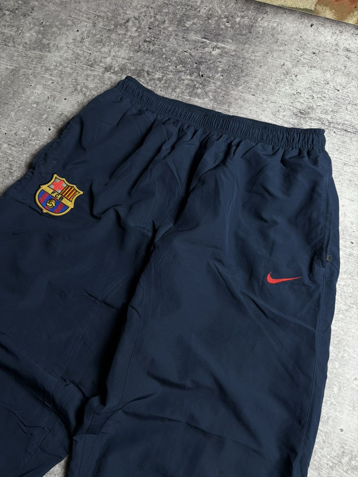 Nike Vintage Nike Barcelona Nylon Sweatpants Size US 34 / EU 50 - 3 Thumbnail