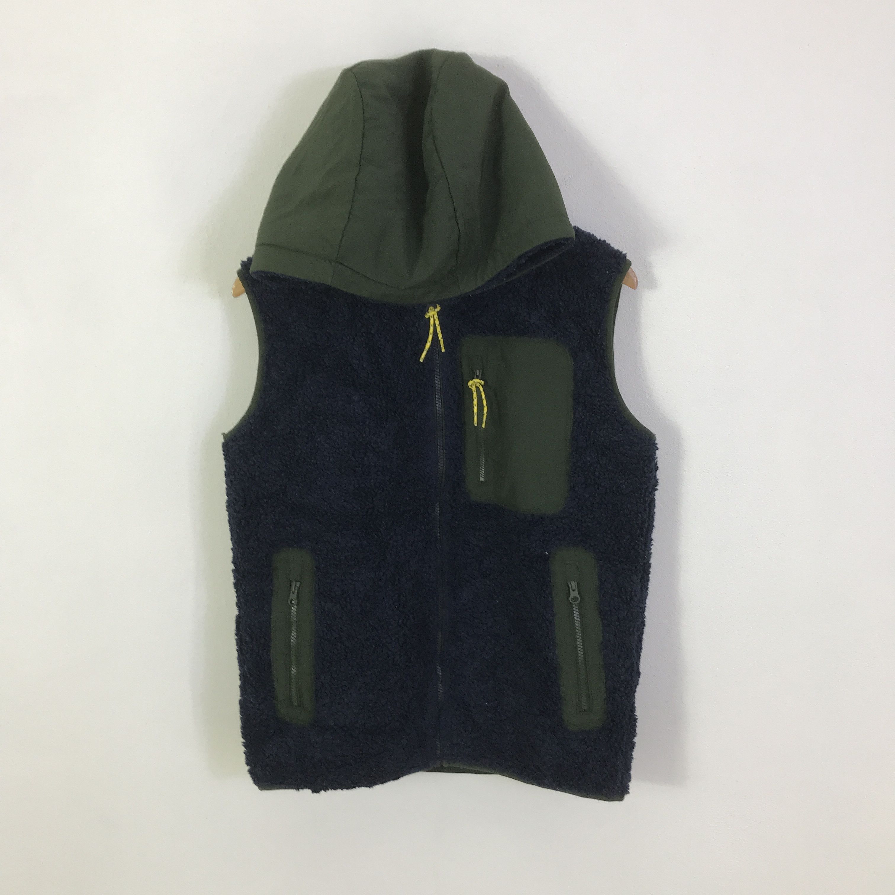 Japanese Brand Jw.Anderson fleece Vest jacket K110B20 Size US L / EU 52-54 / 3 - 1 Thumbnail
