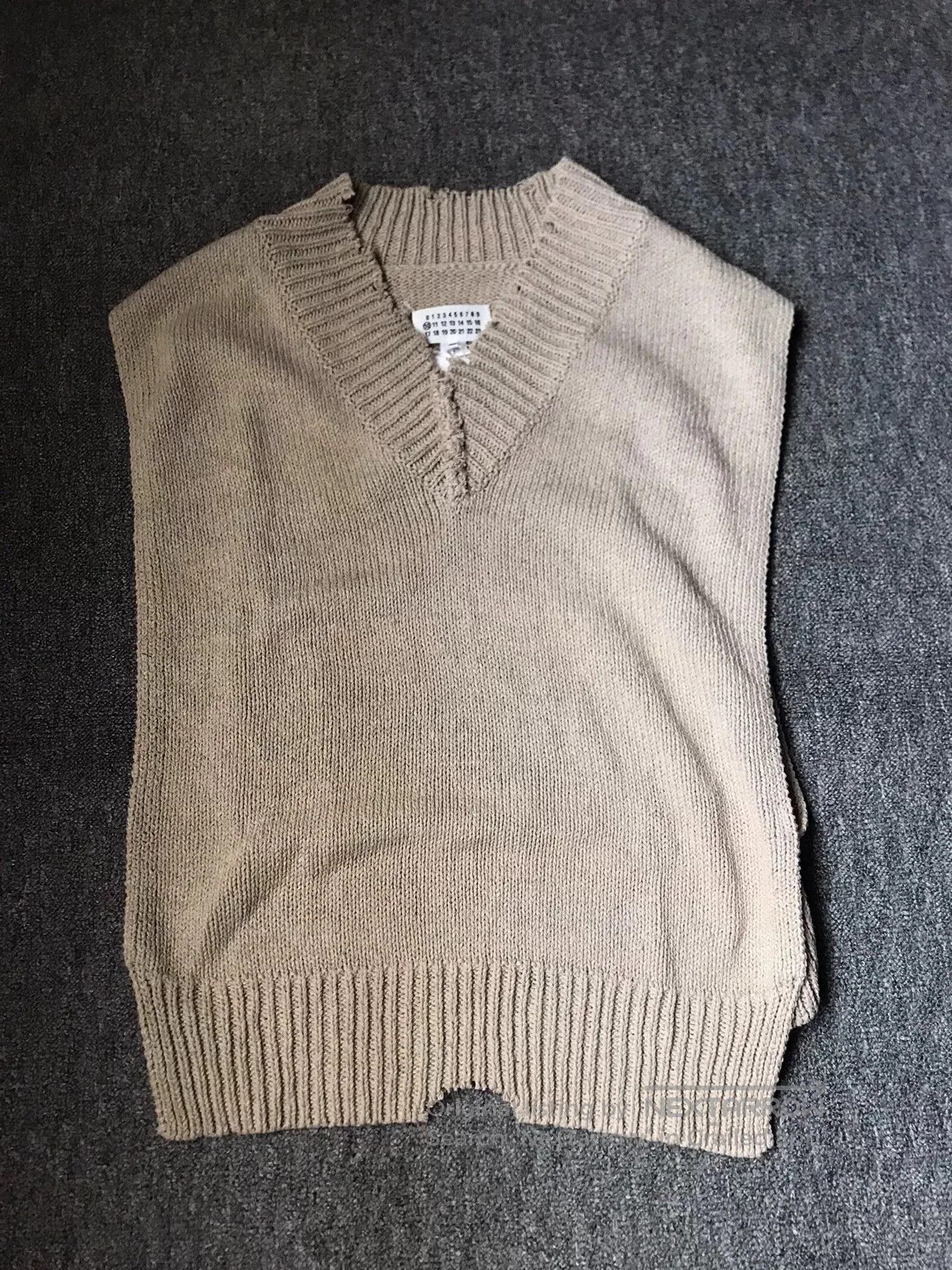 Maison Margiela Martin Margiela Cotton-Linen Destroyed Vest. Size US S / EU 44-46 / 1 - 3 Thumbnail