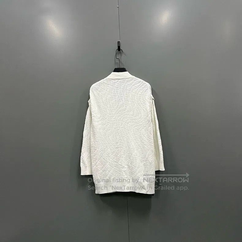 Fendi Fendi White textured V-neck knitted sweater Size XXS / US 00 / IT 34 - 2 Thumbnail