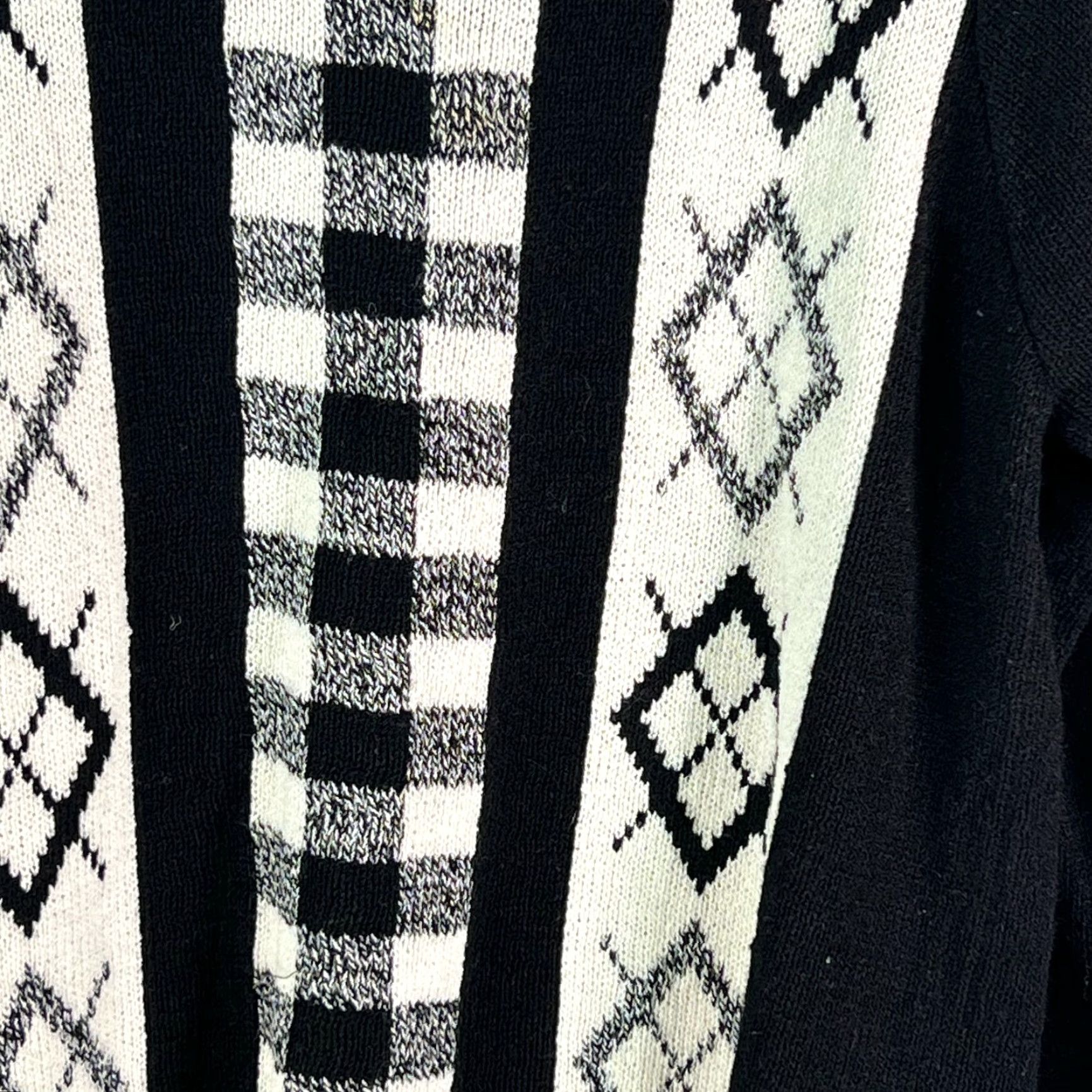 Vintage VINTAGE Anne Crimmins For Umi Collection Women Sweater - Black Geometric Knit Pullover, Crew Neck, Size M Size M / US 6-8 / IT 42-44 - 6 Thumbnail