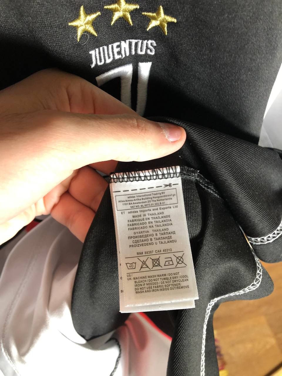 Vintage VERY RARE ADIDAS FC JUVENTUS ITALY SOCCER JERSEY RETRO 90s Size US M / EU 48-50 / 2 - 5 Thumbnail