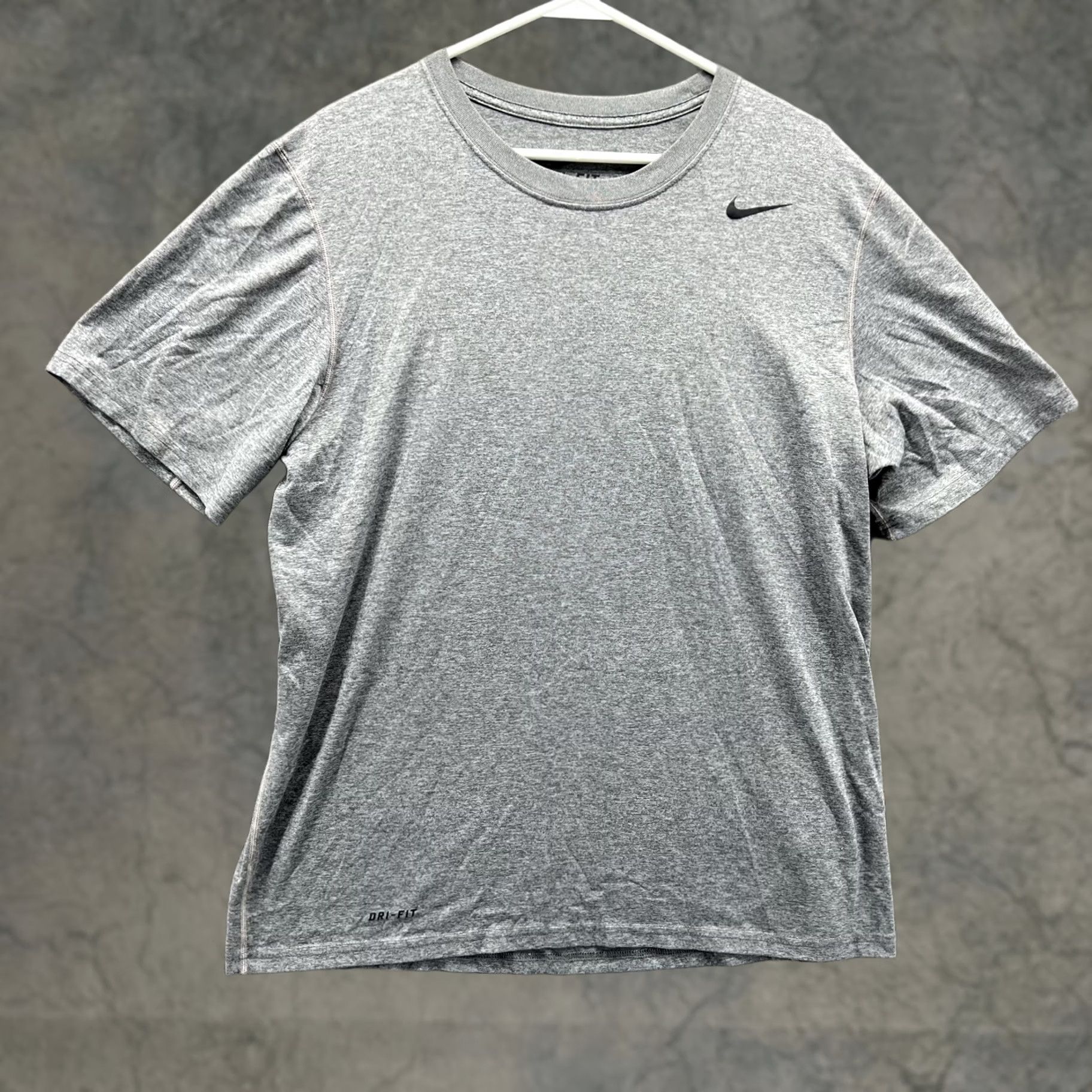 Nike VINTAGE Nike Shirt Men L Heather Gray Athletic Dri-Fit Crewneck Polyester Shirt Nike Dri-FIT Logo All Seasons Mens Size US L / EU 52-54 / 3 - 1 Thumbnail