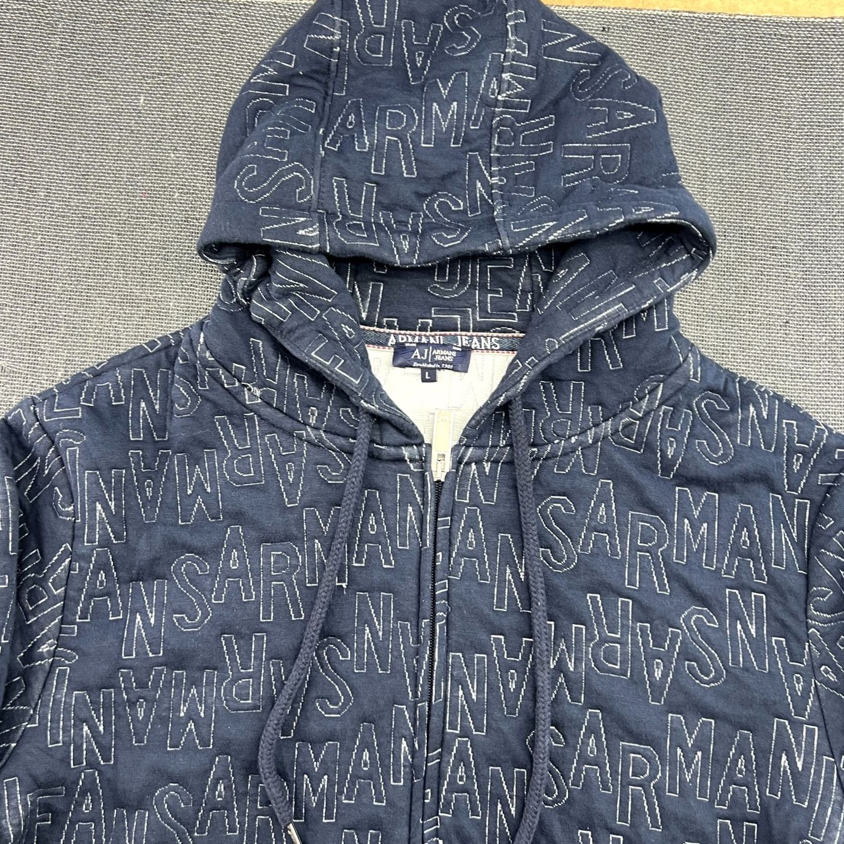 Vintage Armani Jeans MEns Hoodie Large Hoody AOP Spellout All Over Print Full Zip Blue Size US 33 - 3 Thumbnail