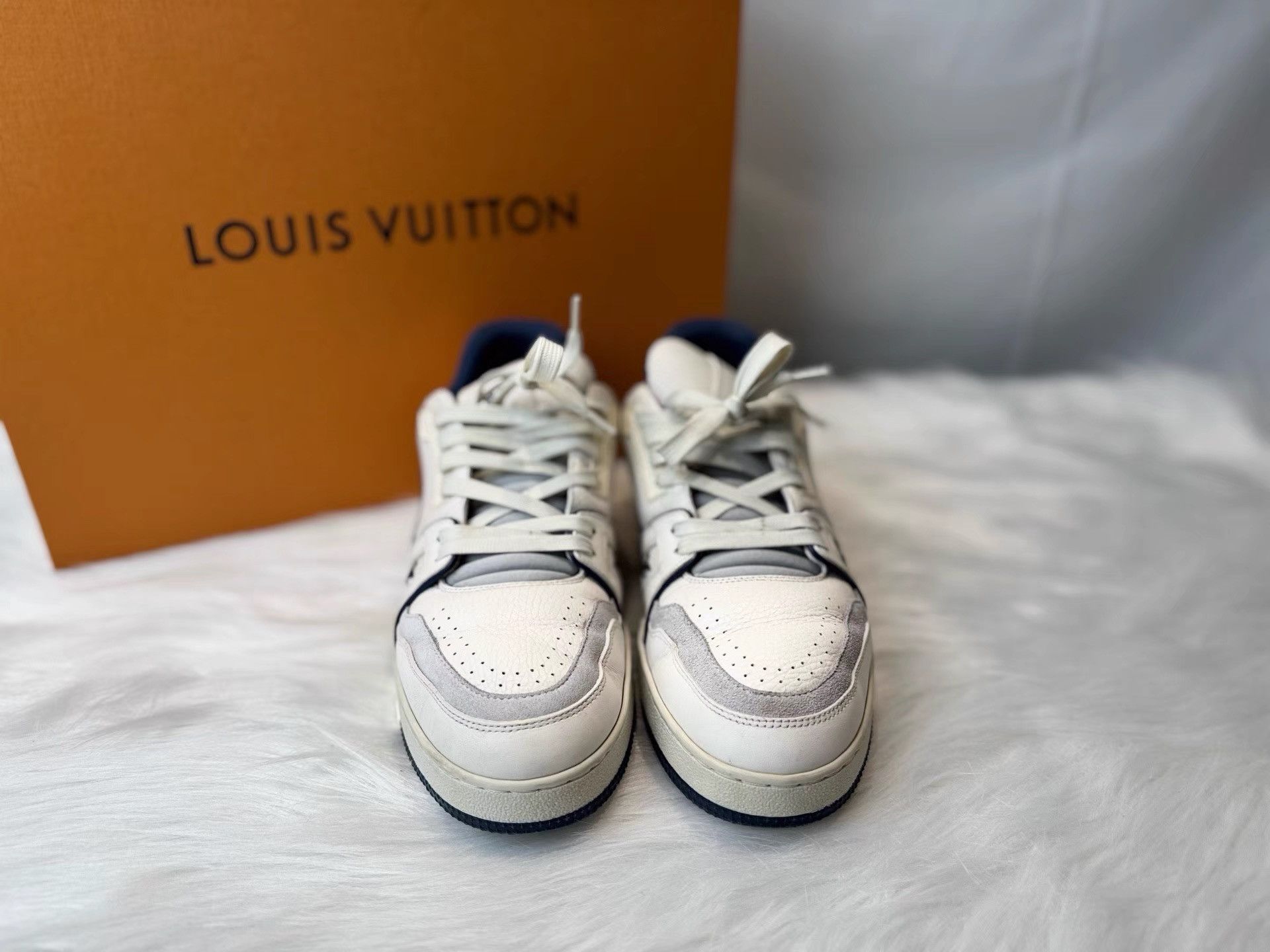 Louis Vuitton Louis Vuitton White & Blue #54 Heel Trainer Sneakers K36 Size US 6 / EU 39 - 2 Thumbnail