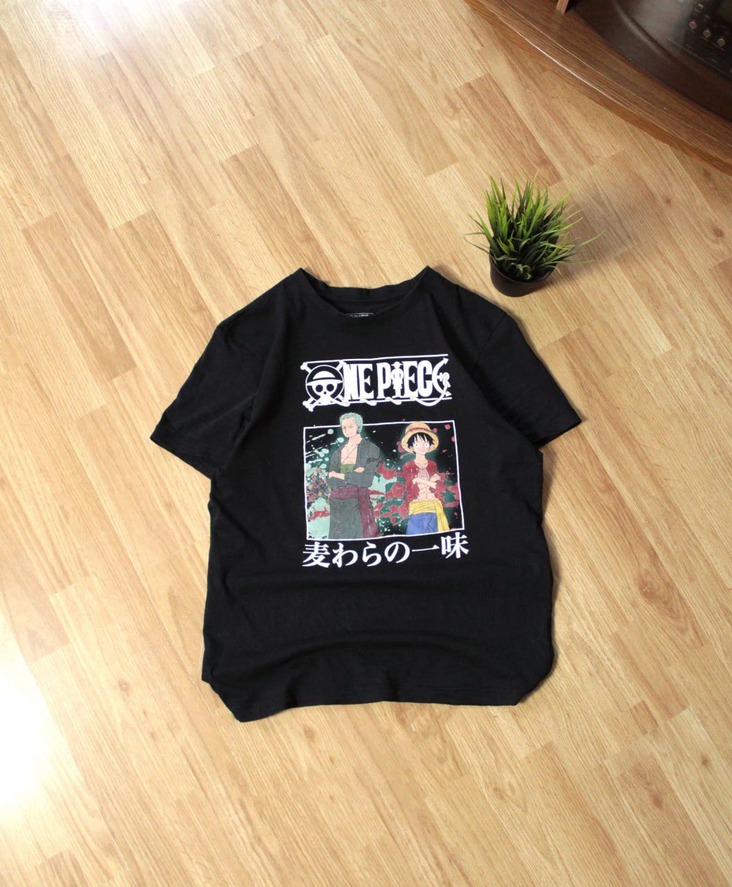 Anime 🔥 Anime One Piece Rare Japan Movie Y2K Graphic Streetwear Size US M / EU 48-50 / 2 - 1 Thumbnail