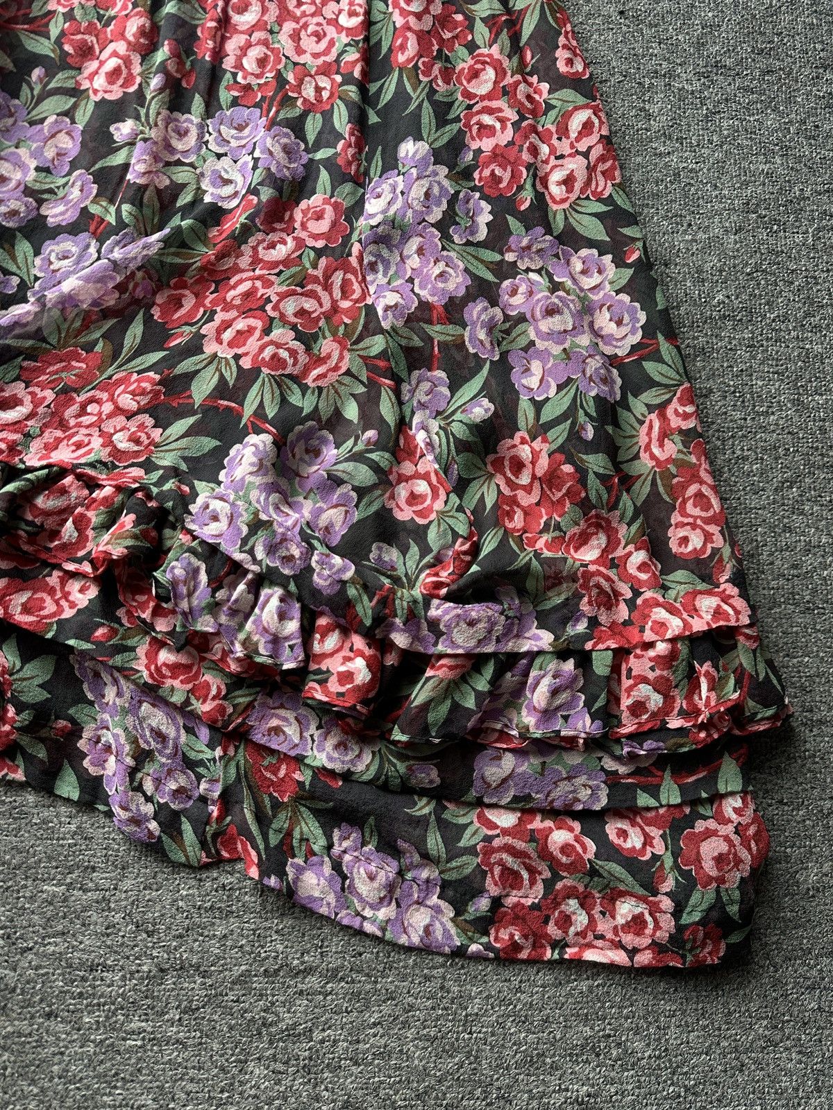 Comme des Garcons 2001 Comme Des Garcons Ruffled Flower Silk Skirt Size 26" / US 2 / IT 38 - 2 Thumbnail