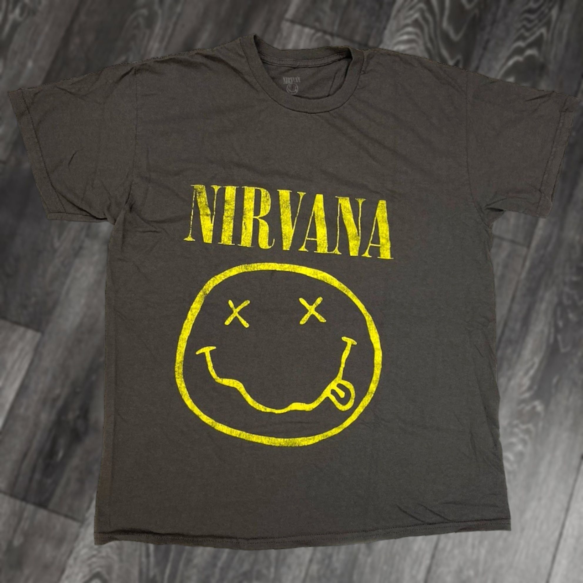 Vintage VINTAGE Nirvana Logo Graphic T-shirt Men Large Gray Short Sleeve Music Size US L / EU 52-54 / 3 - 1 Thumbnail