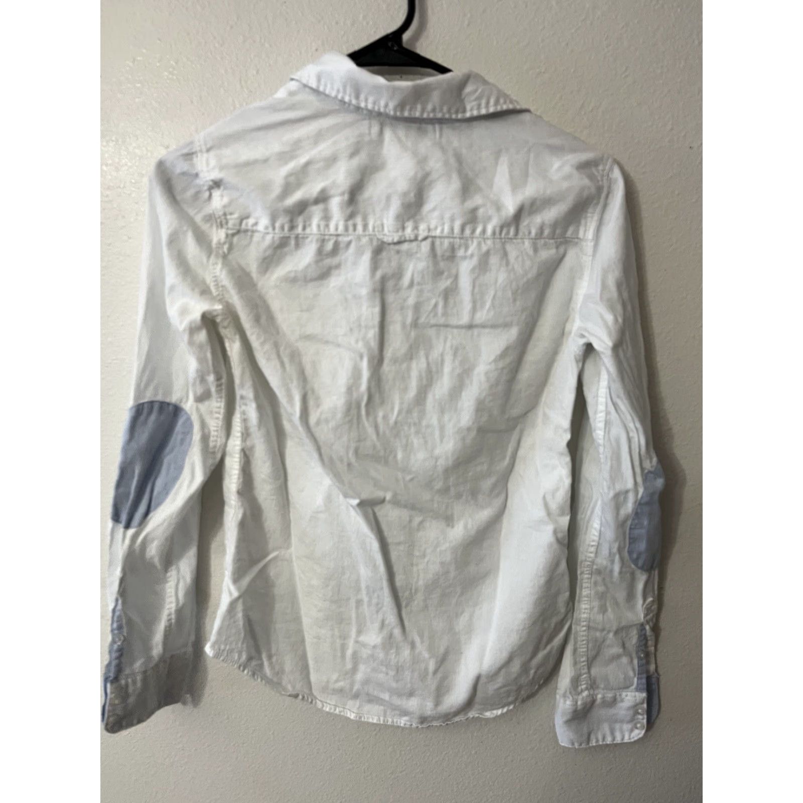 H&M H&M Women’s Fitted Button-Up Shirt Size 4 Long Sleeve Solid White Classic Size S / US 4 / IT 40 - 2 Thumbnail