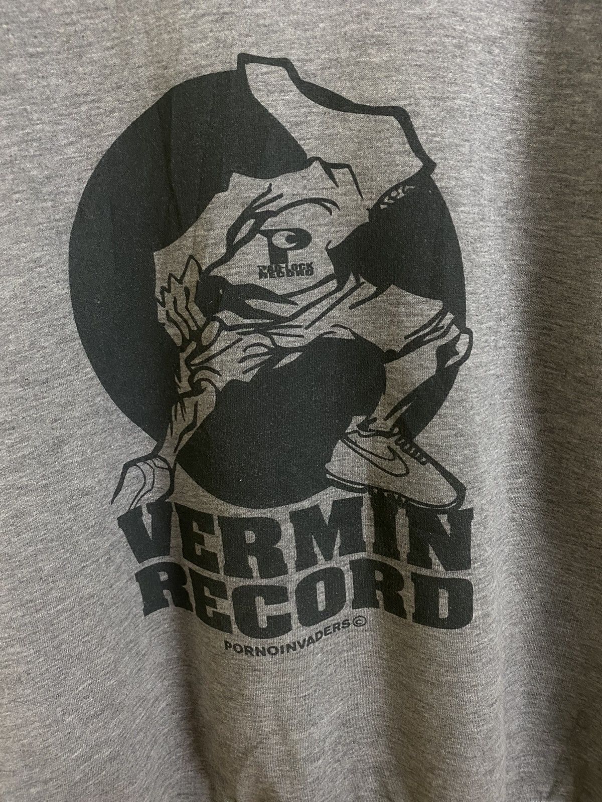 Vintage Vintage Thrashed Skateboarding Vermin Record Hoodies Size US XL / EU 56 / 4 - 6 Thumbnail